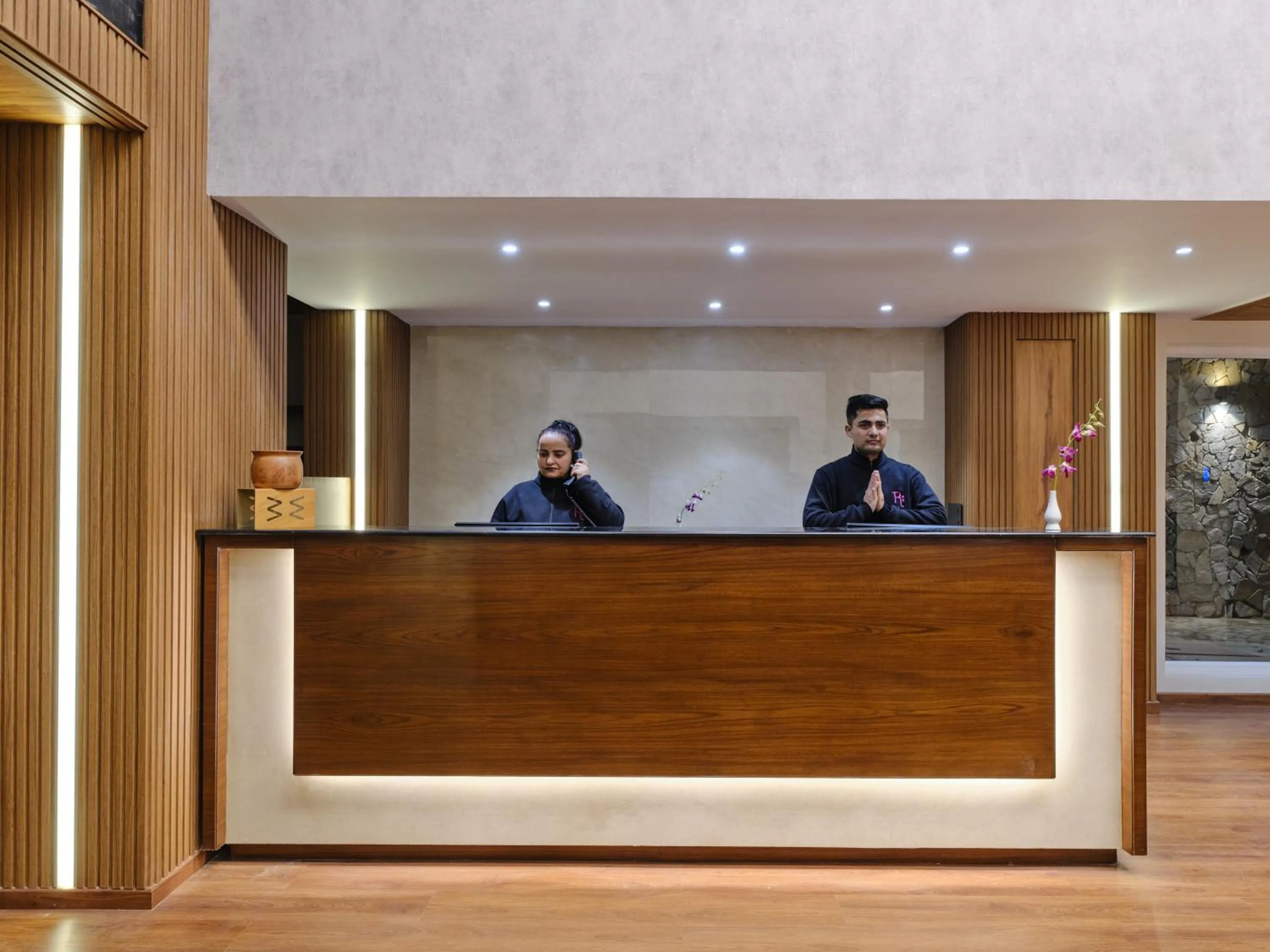 Lobby or reception in Regenta Place Dalhousie Just 500 Meters Walkable from Mall Road