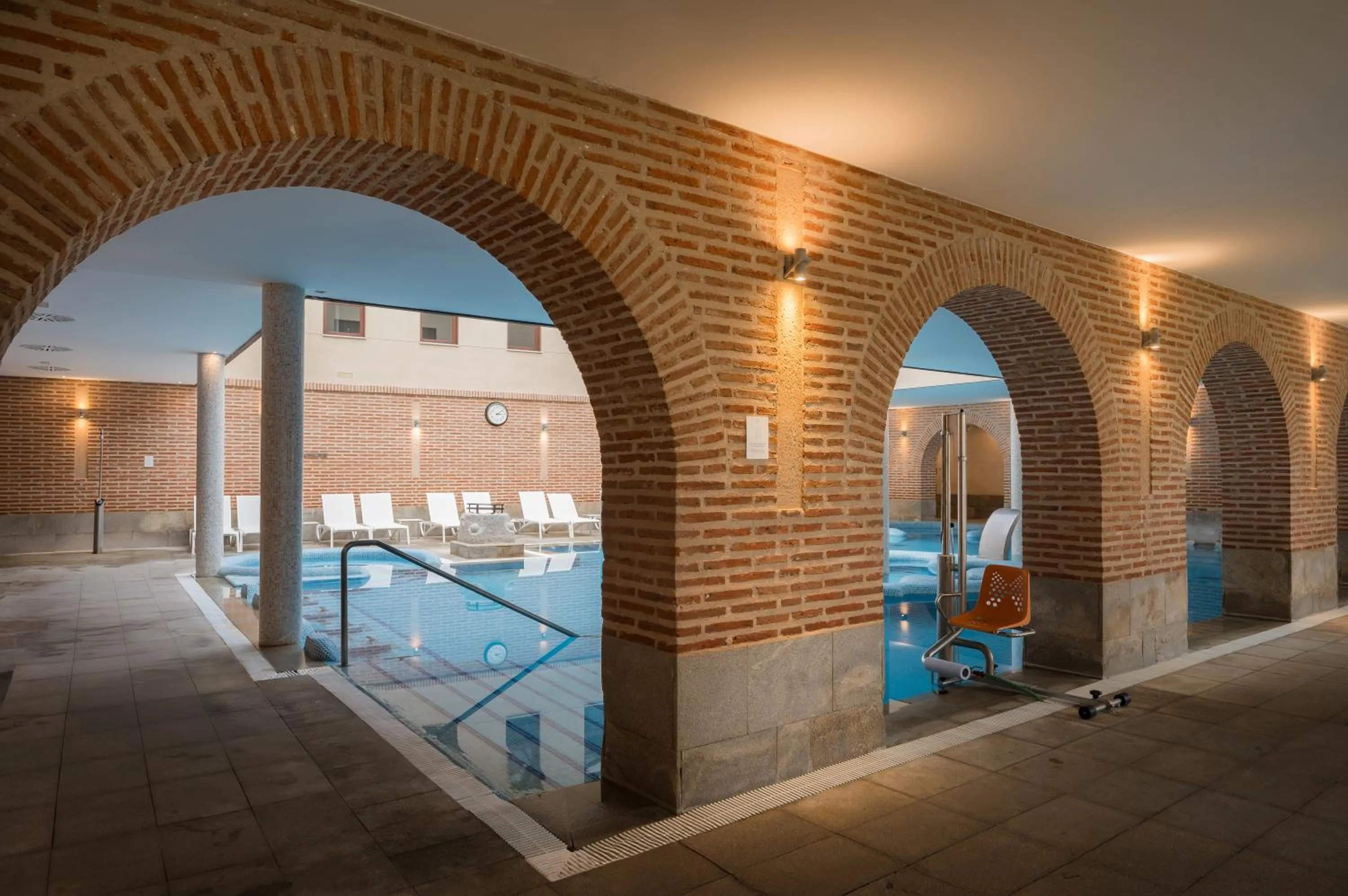 Swimming pool in Castilla Termal Olmedo