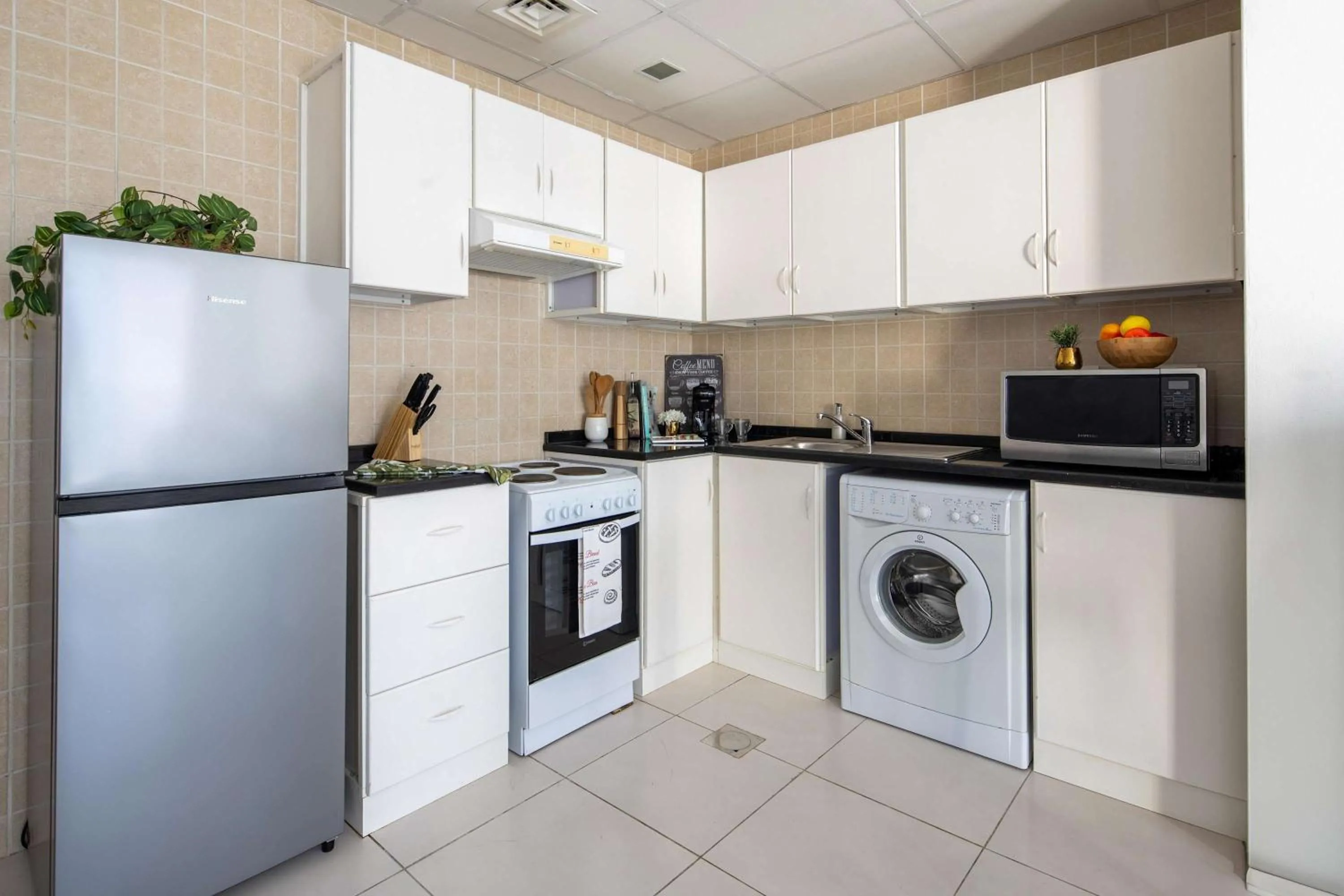 Frank Porter - Marina Views Tower B