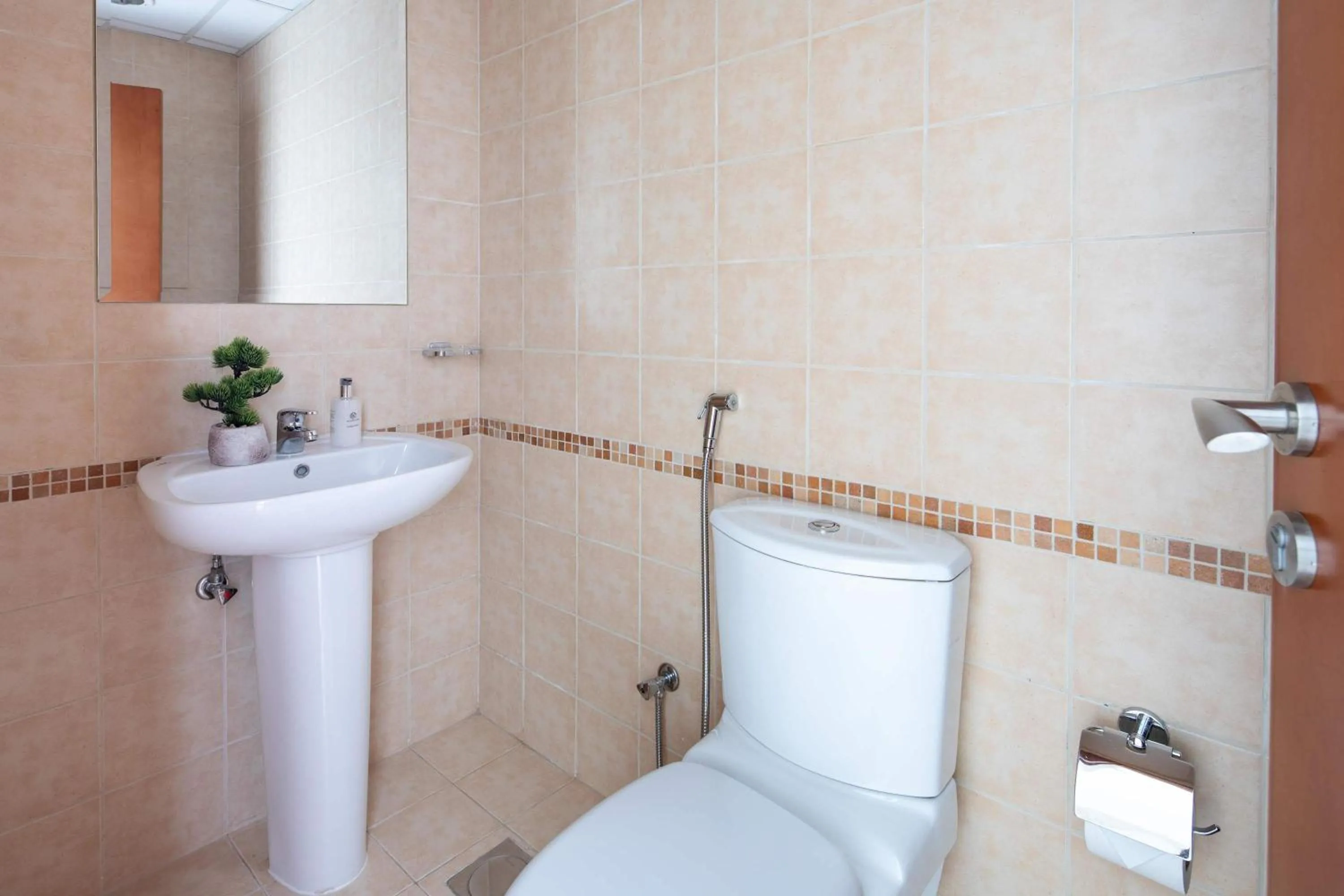 Frank Porter - Marina Views Tower B