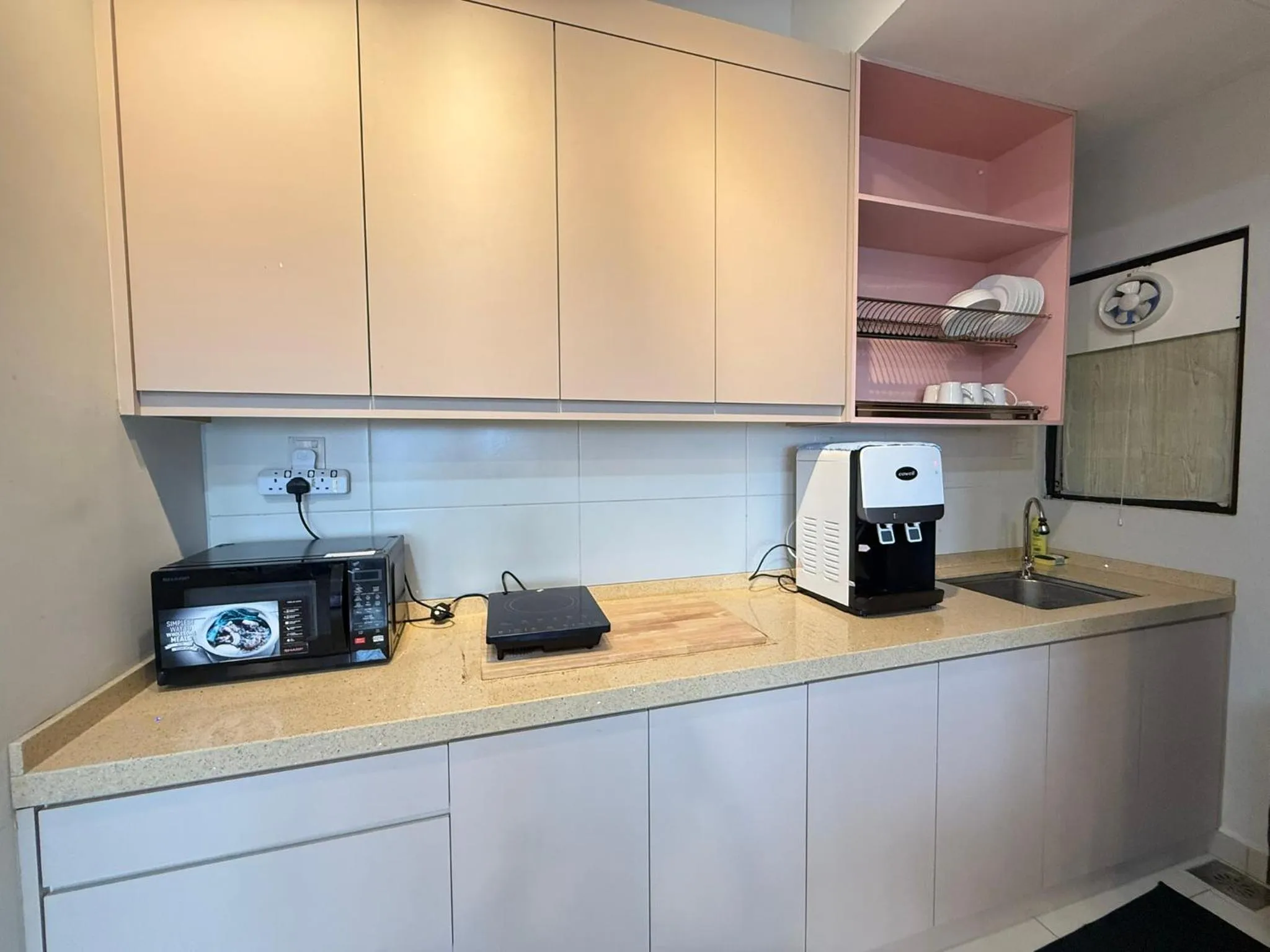 Kitchen or kitchenette in RiverView 8PAX 2BR in KBtown Wi-Fi, A-1-7