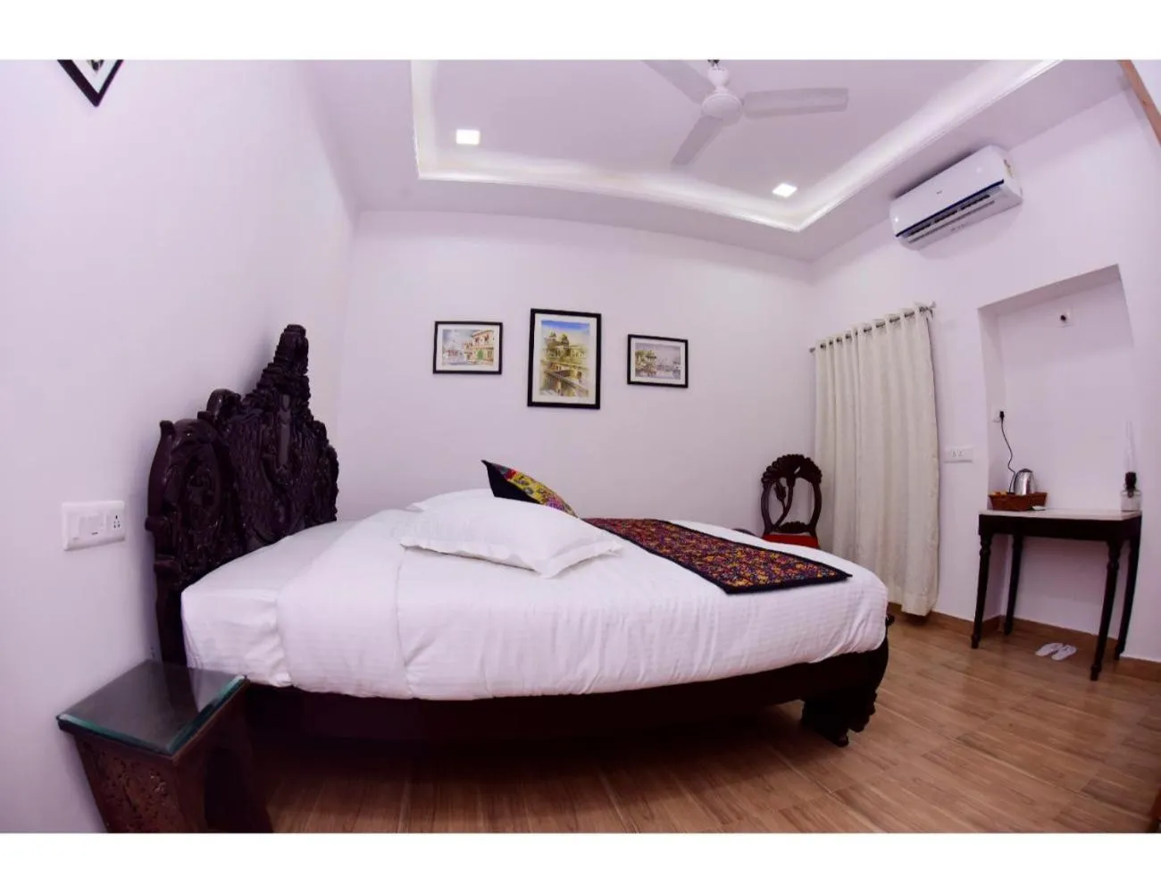 Bed in Hotel Mewarts, Udaipur