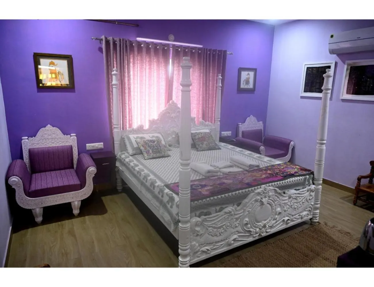 Bed in Hotel Mewarts, Udaipur