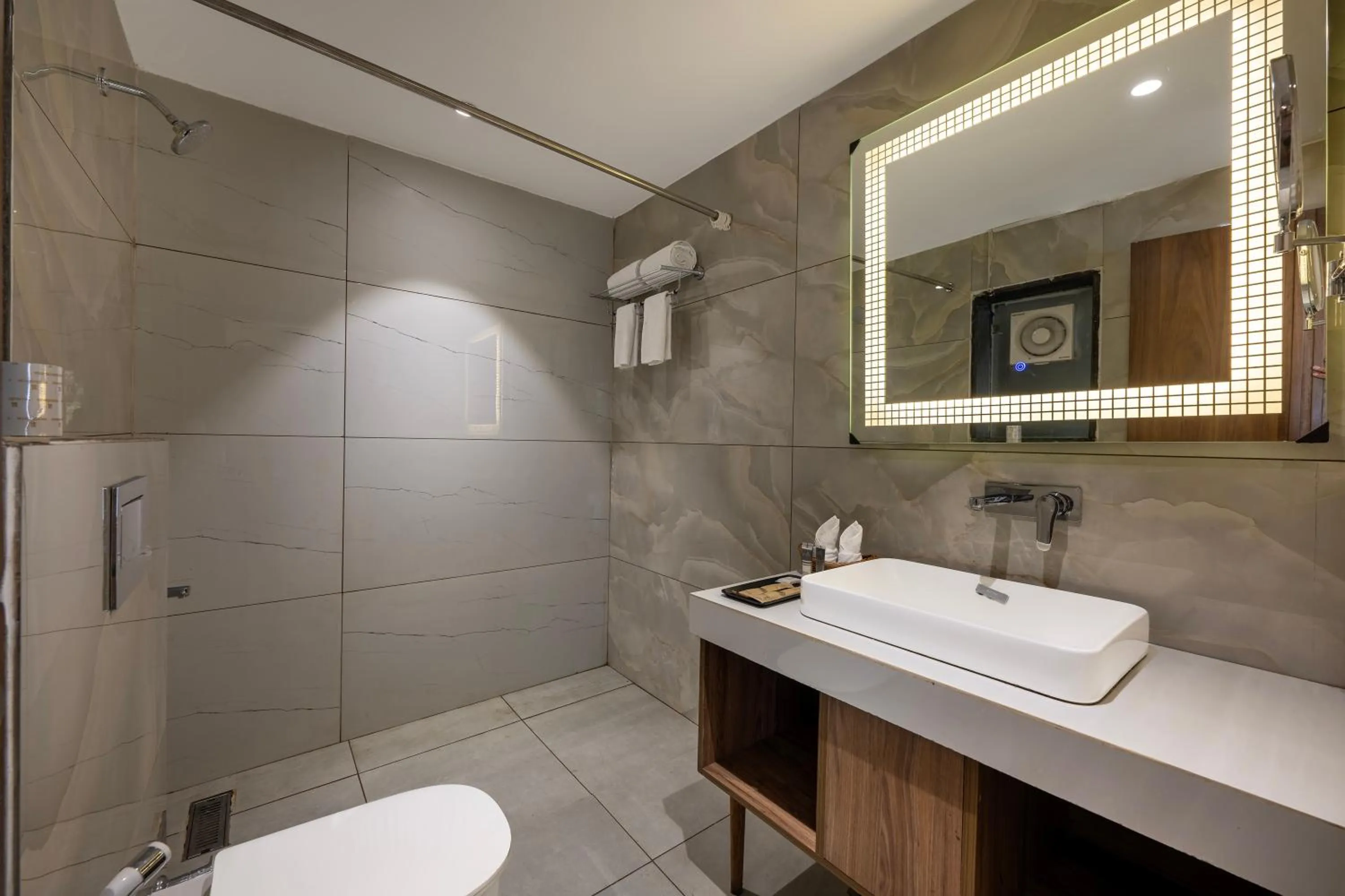 Toilet in Echor Baris Resort Mussoorie