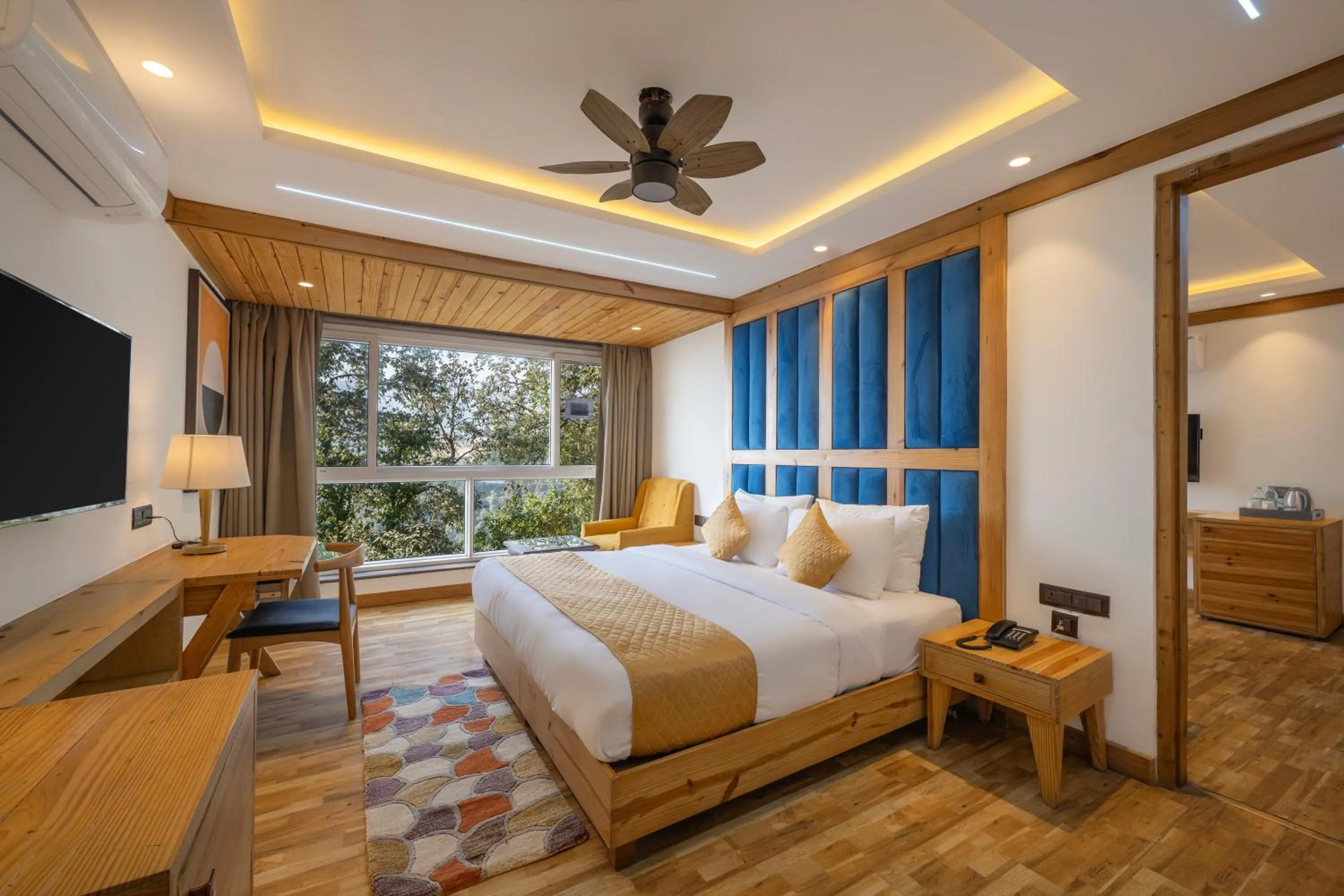 TV and multimedia, Bed in Echor Baris Resort Mussoorie