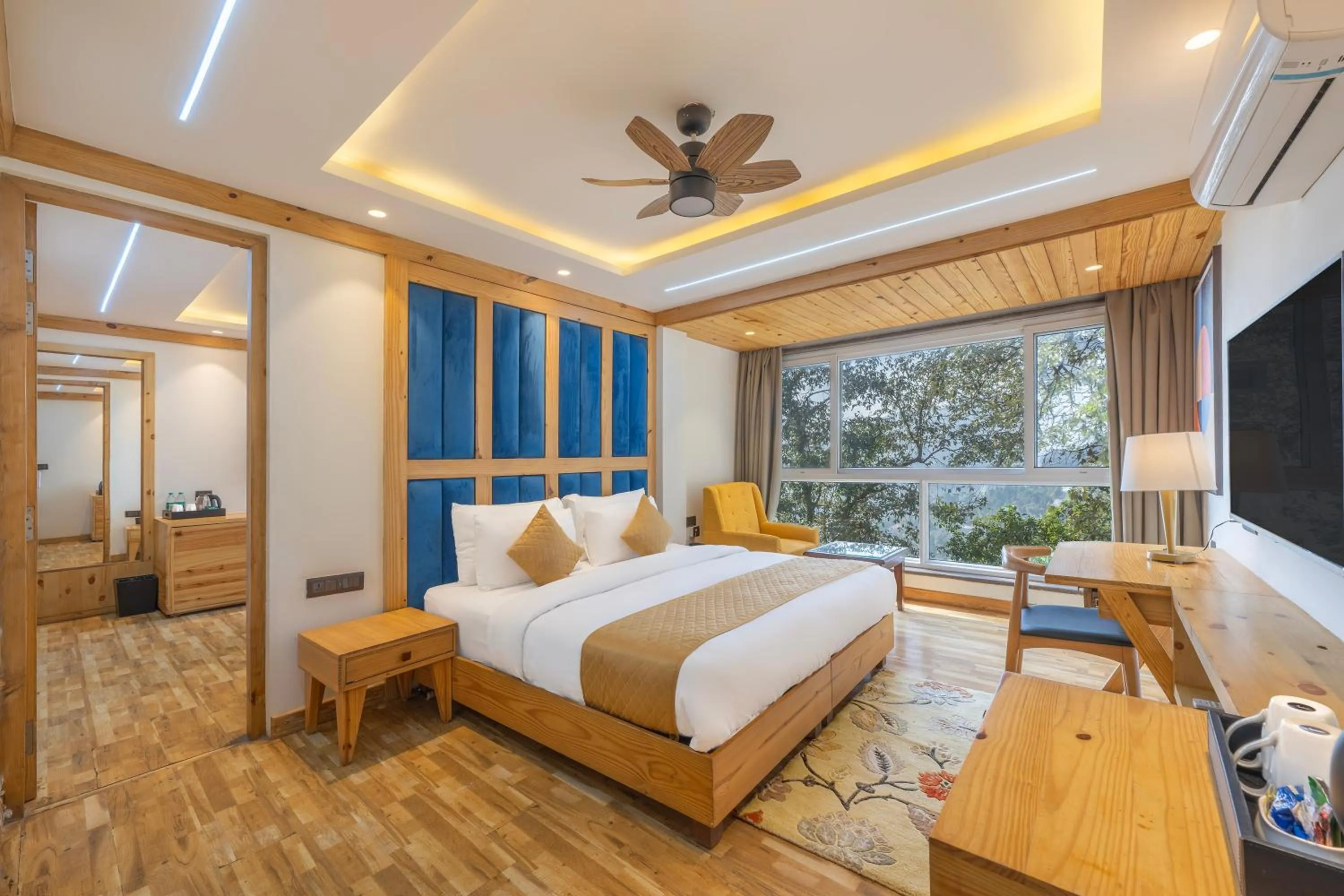 TV and multimedia, Bed in Echor Baris Resort Mussoorie