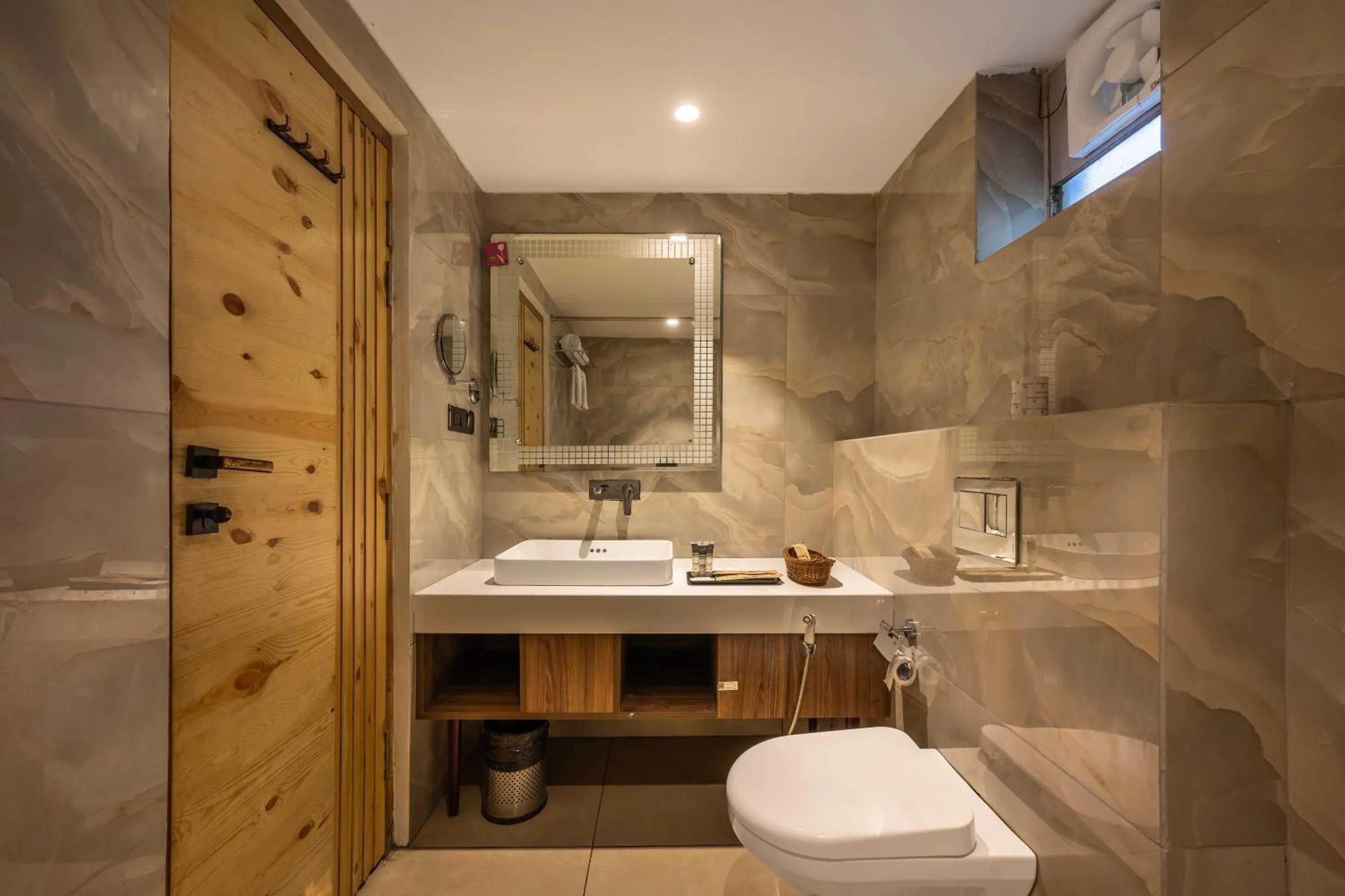 Toilet in Echor Baris Resort Mussoorie