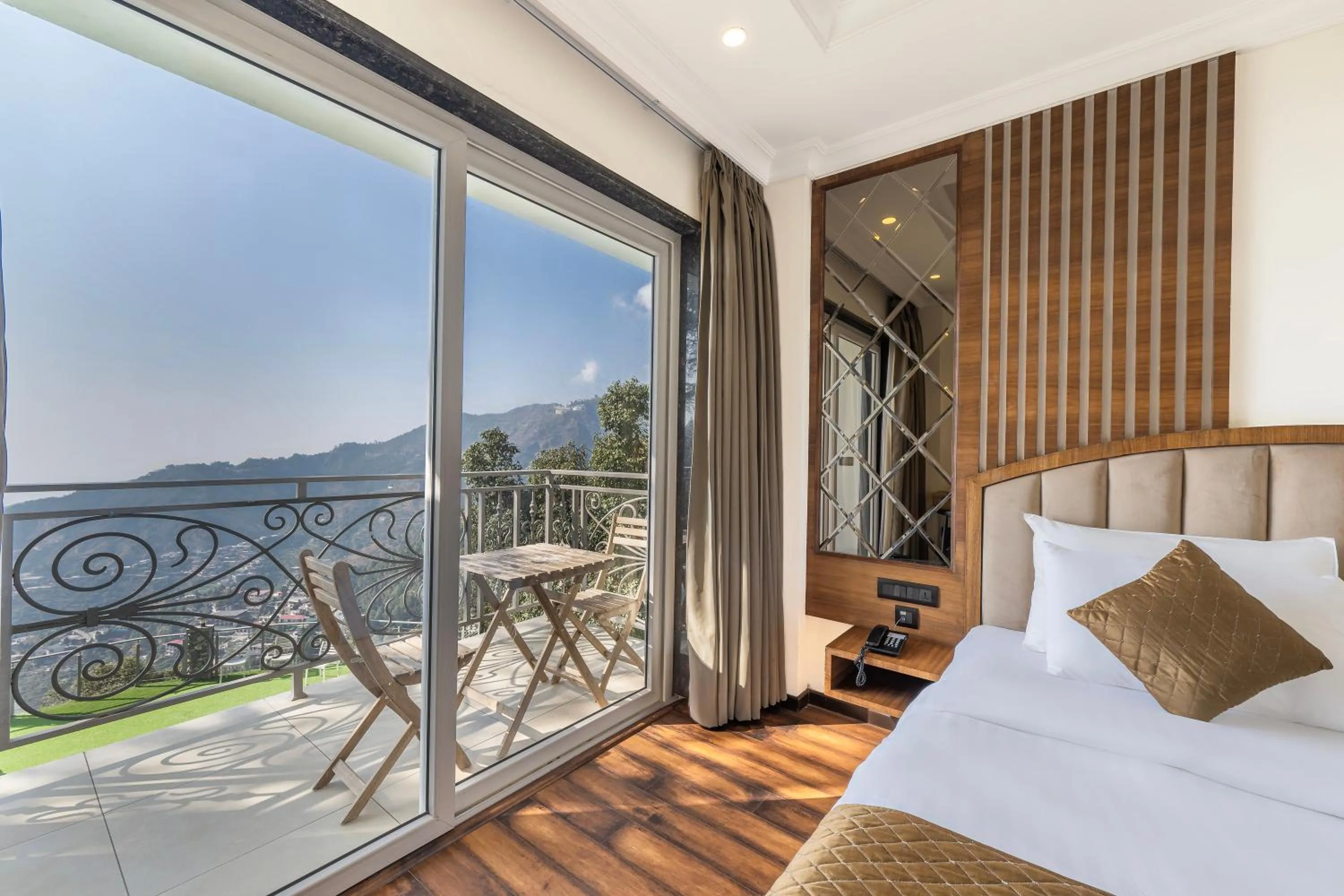 View (from property/room), Bed in Echor Baris Resort Mussoorie