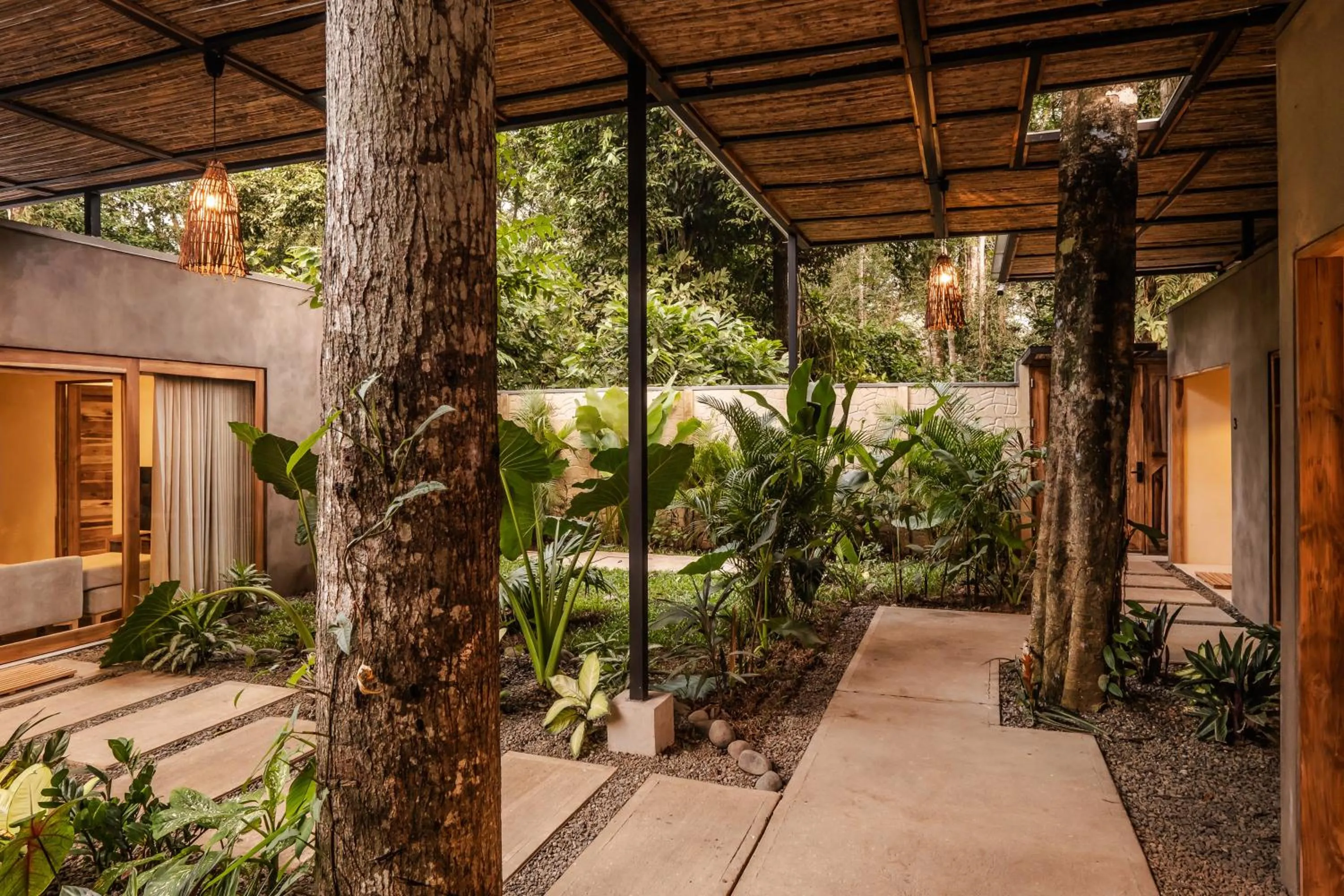 Garden in La Bonita Lodge