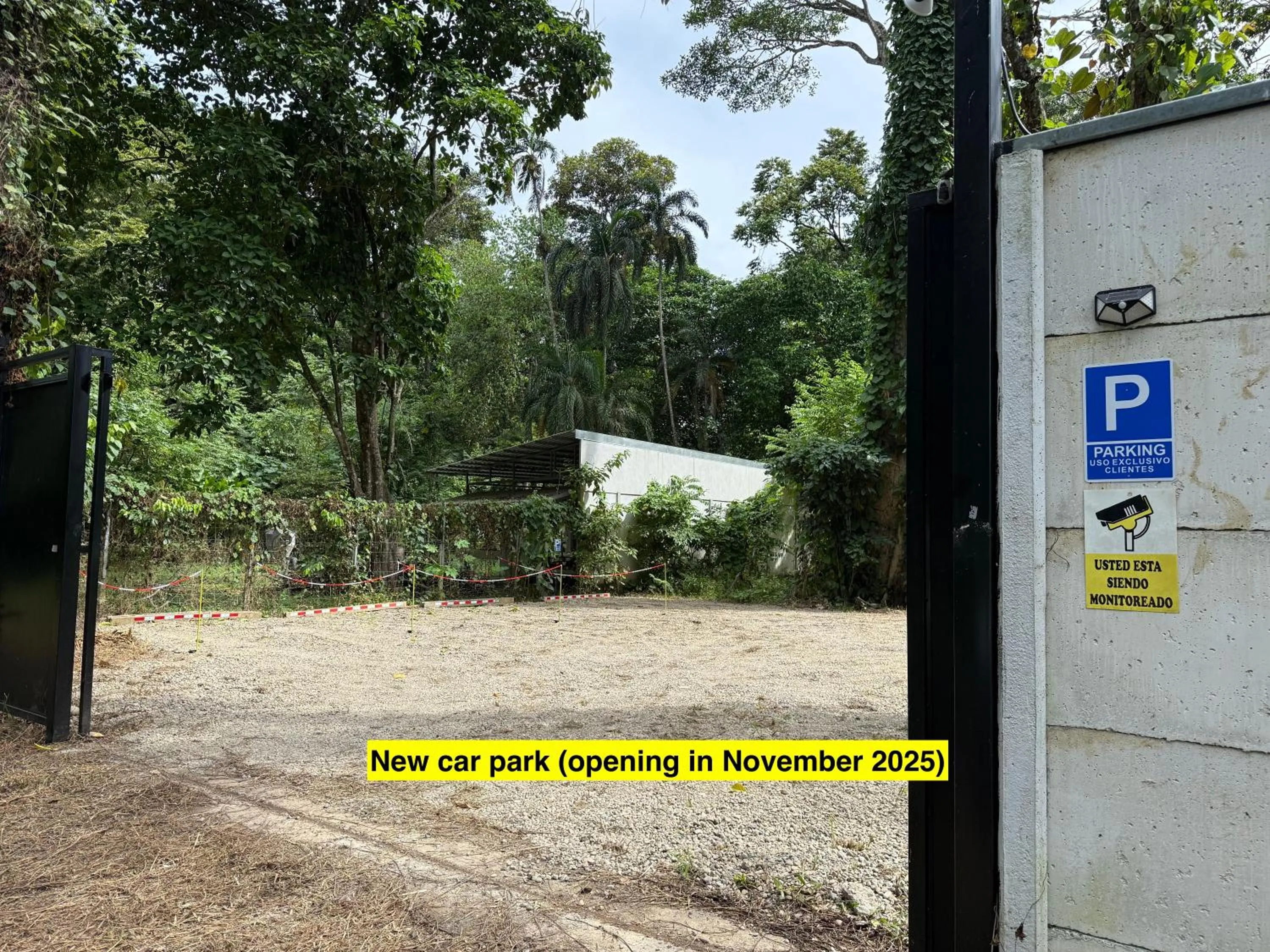Parking in La Bonita Lodge