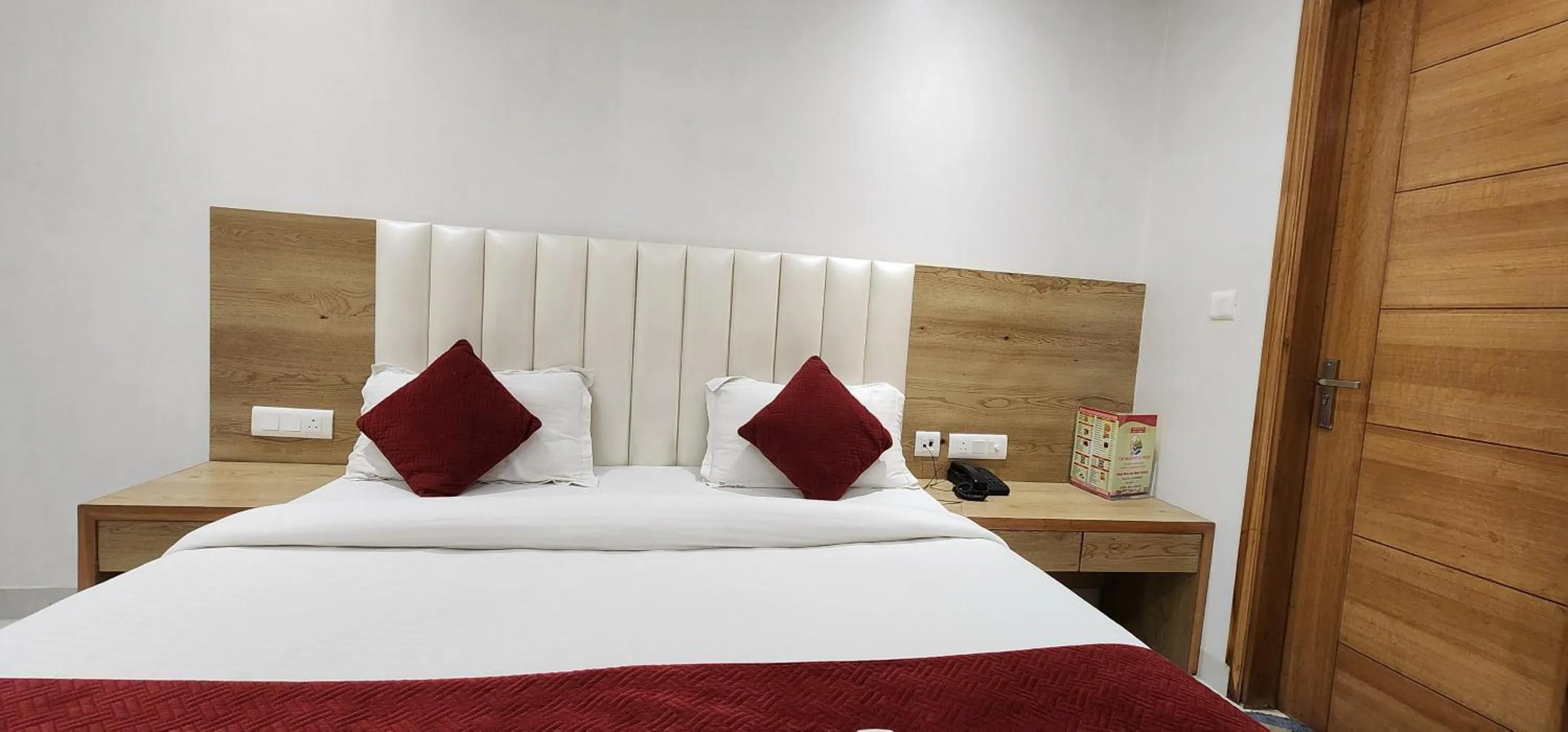 Bed in Hotel Shree Sai Dham