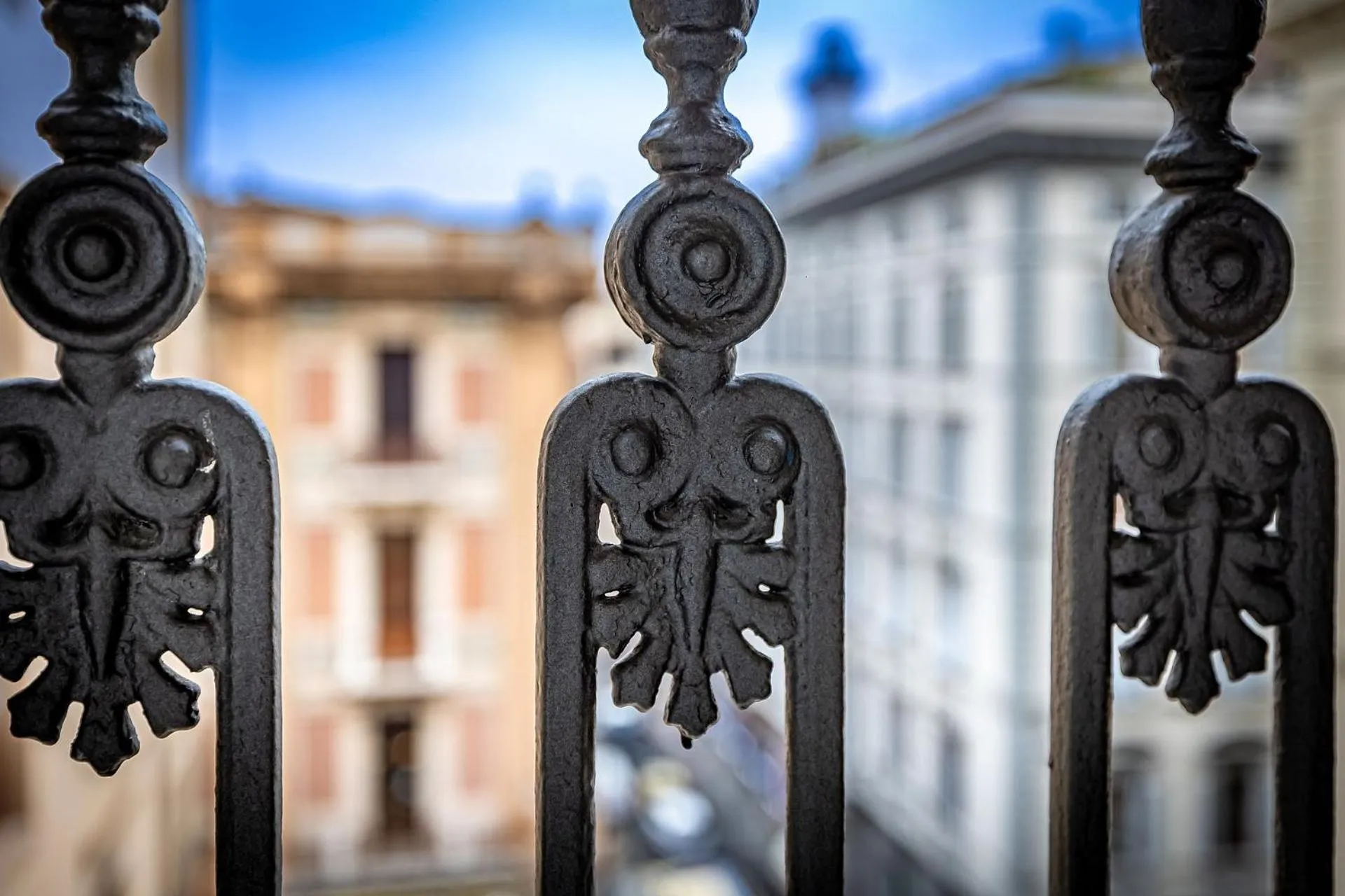 Decorative detail in Antico Centro Suite