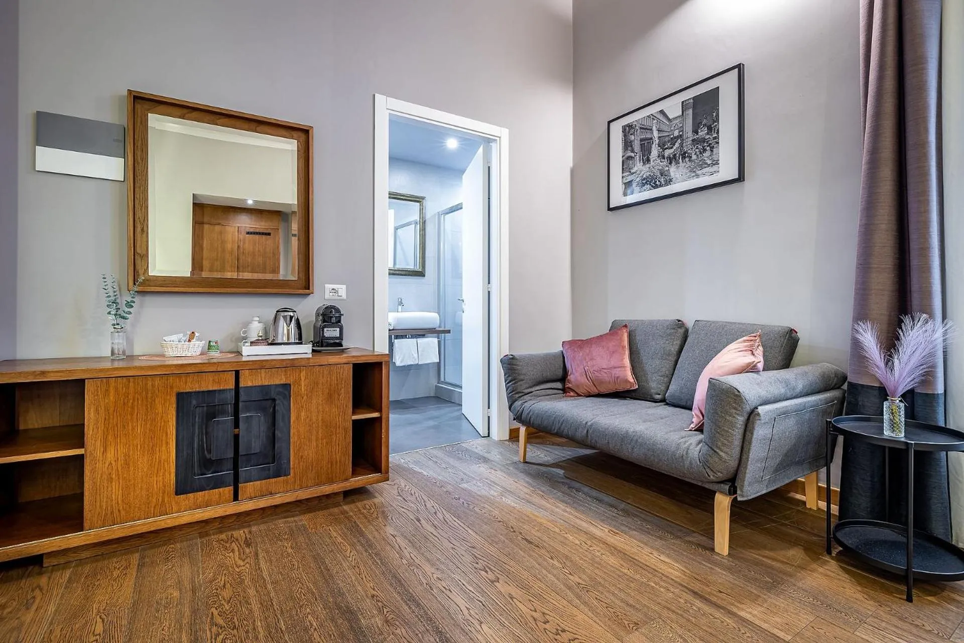 Bedroom in Antico Centro Suite