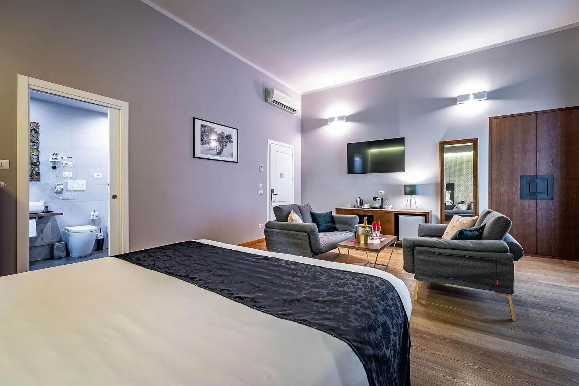 Bedroom, Bed in Antico Centro Suite