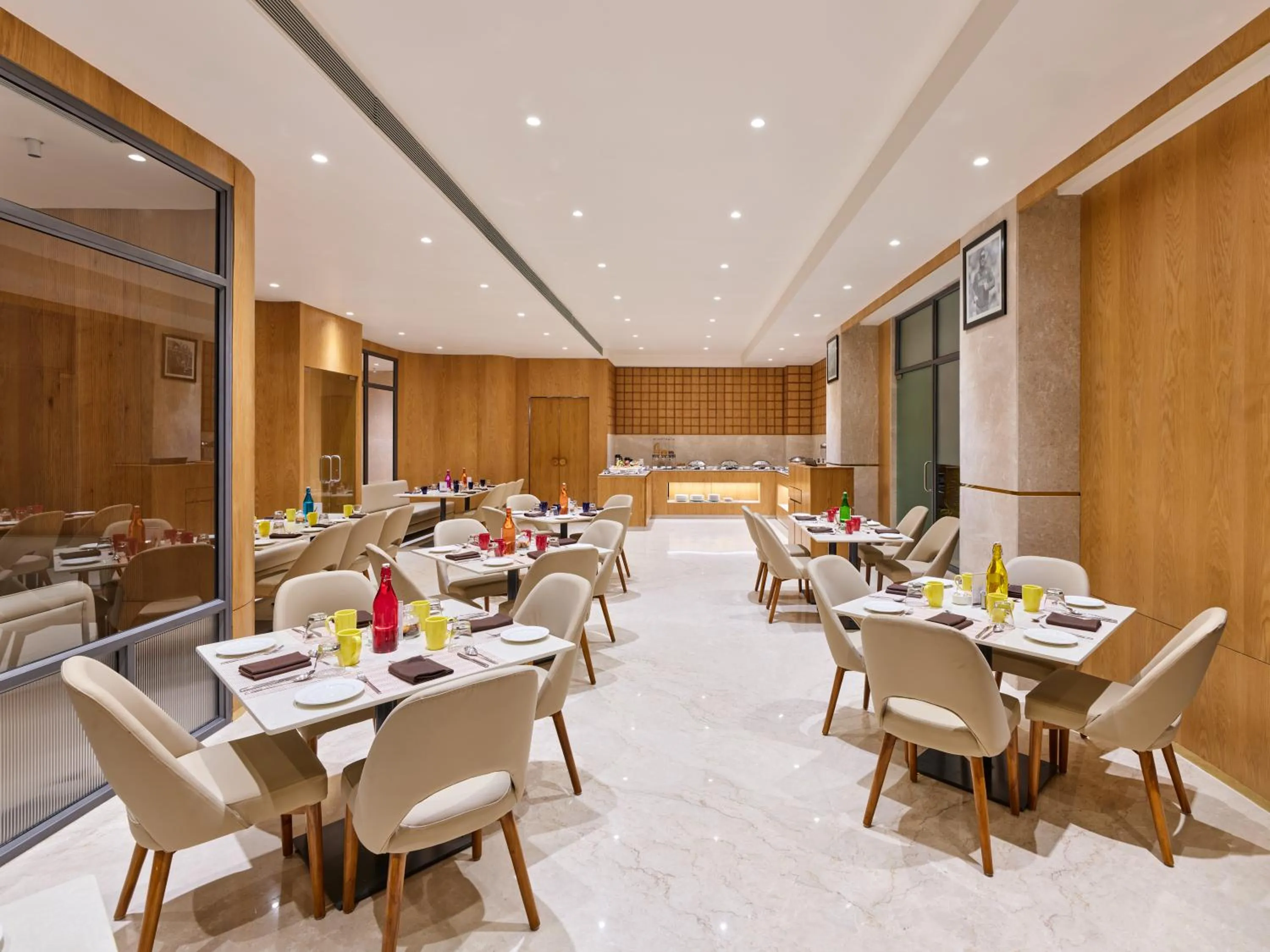 Restaurant/places to eat in Biznotel By Pride Motera