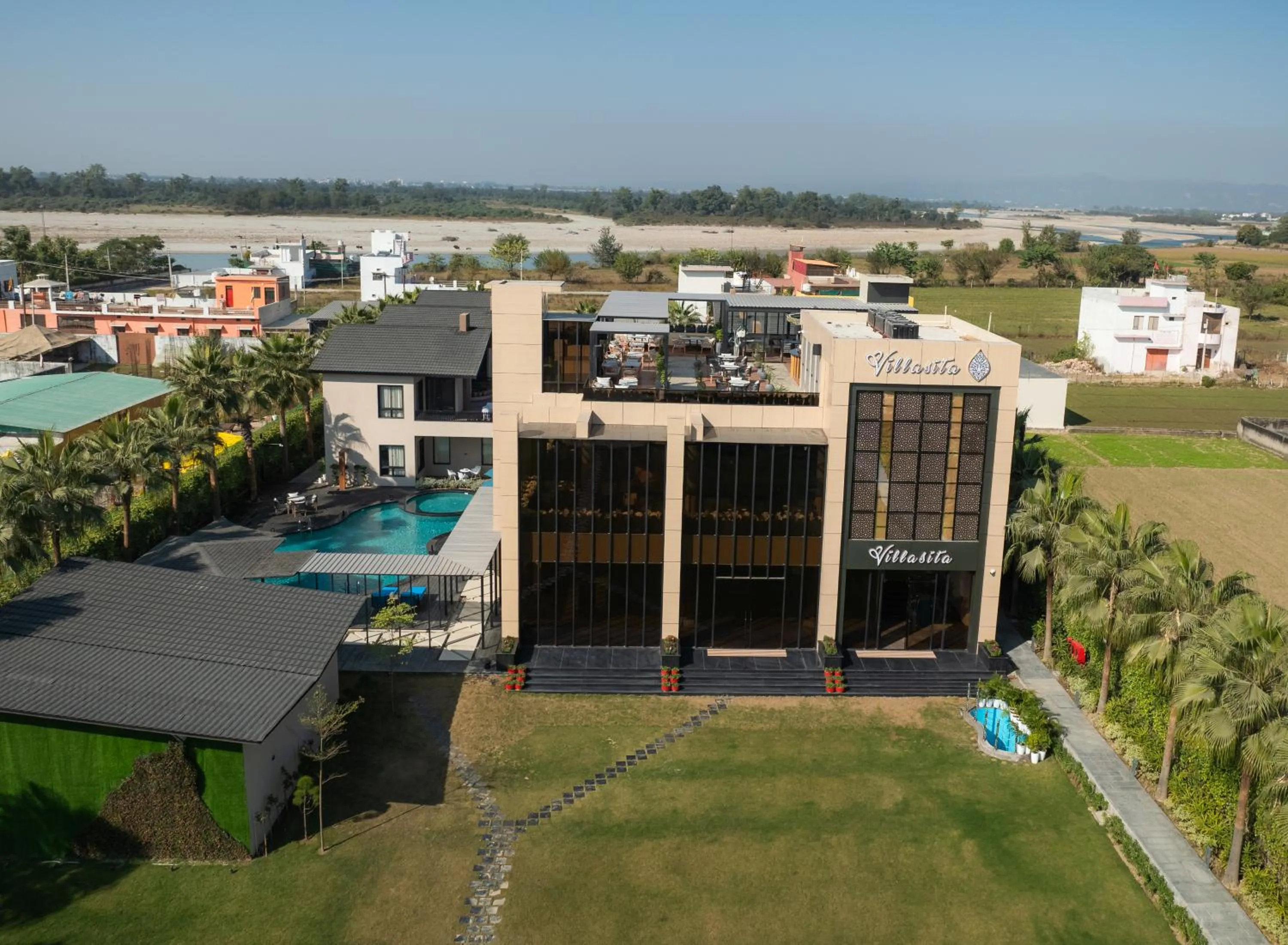 Facade/entrance in Villasita Resort