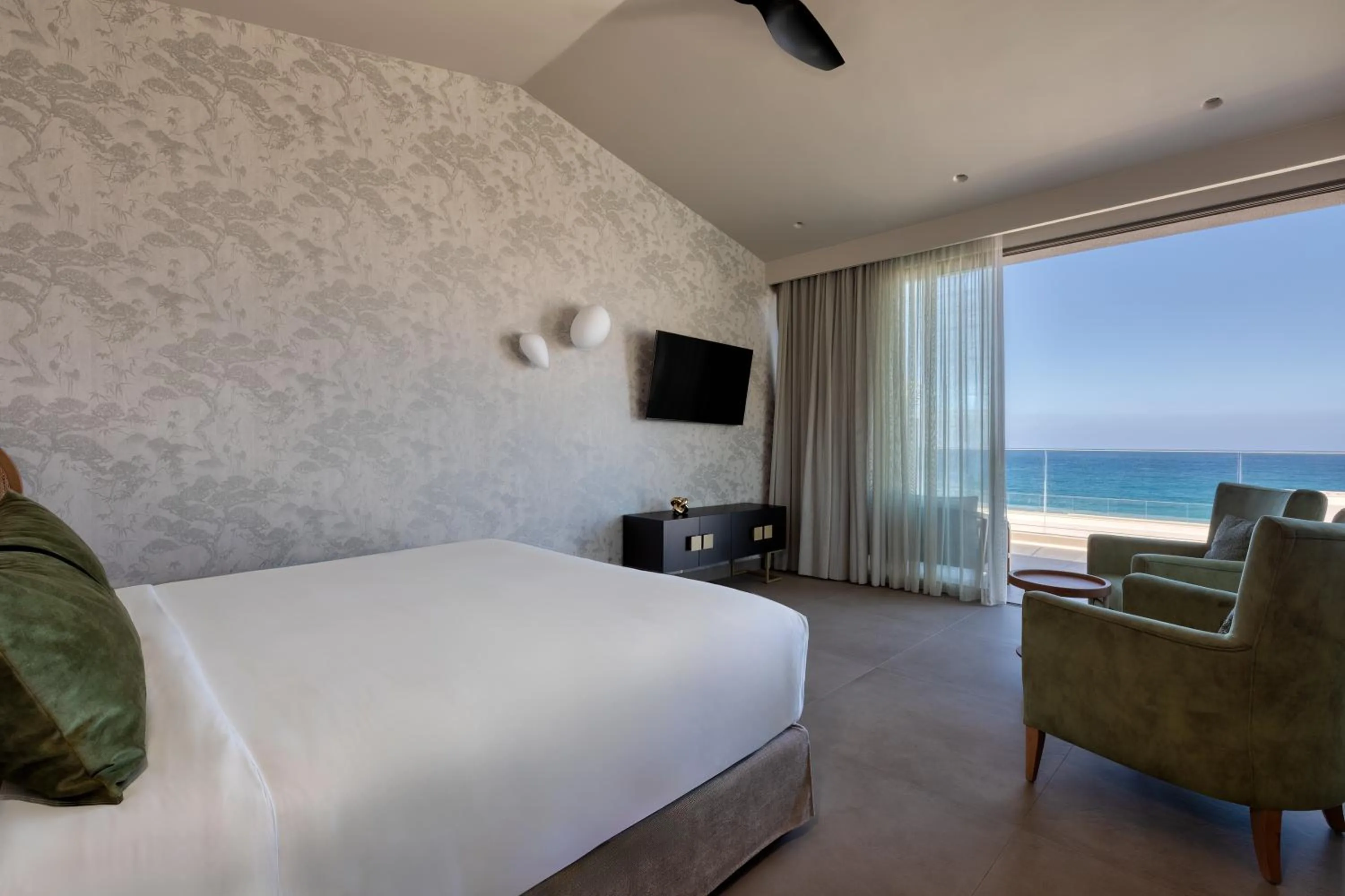 Sea view, Bed in Castello Boutique Suites by the sea - Adults Only