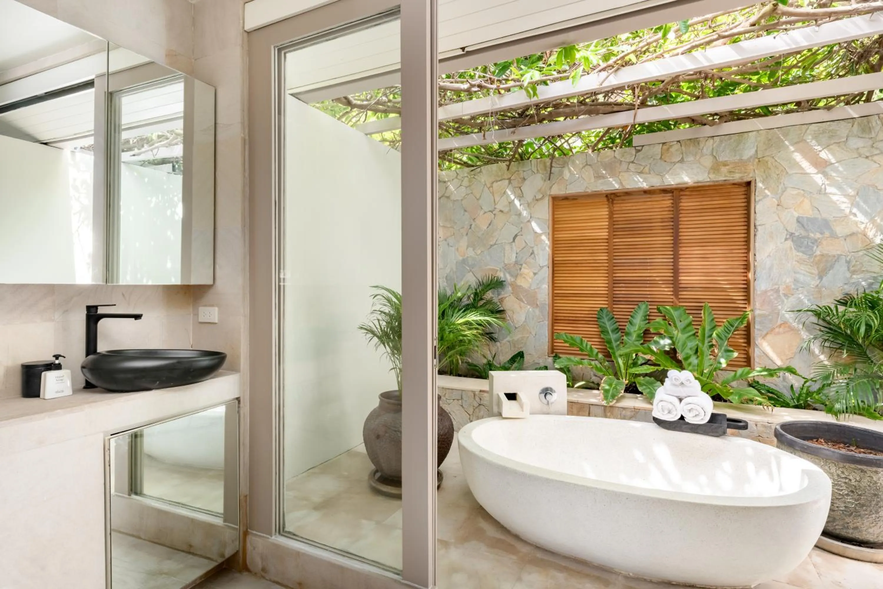 Shower in Villa Kohia, stunning sea views, breakfast, serviced daily, private dining service on request, North Chaweng