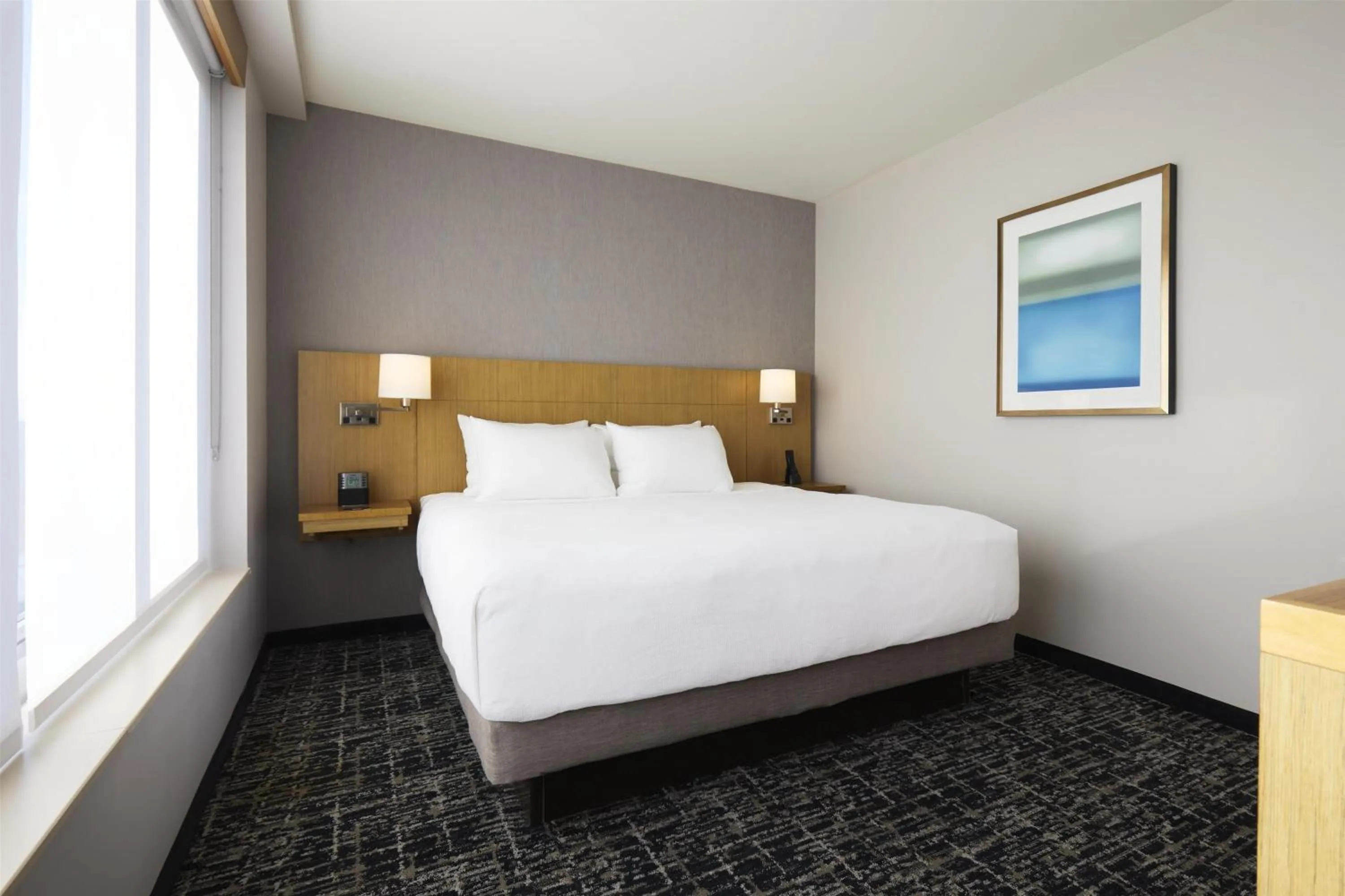 Photo of the whole room, Bed in Hyatt Place New York Yonkers