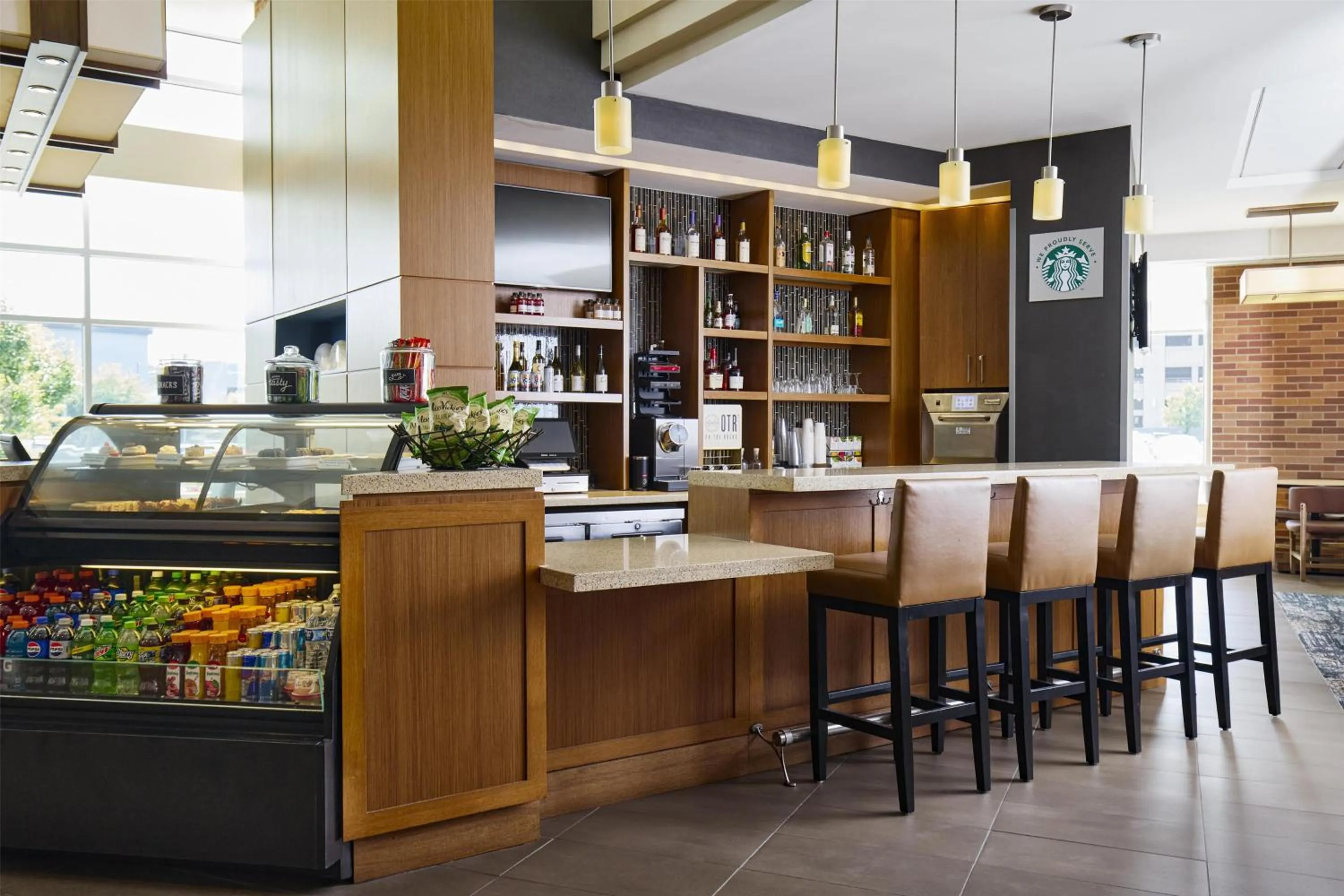 Lounge or bar in Hyatt Place New York Yonkers