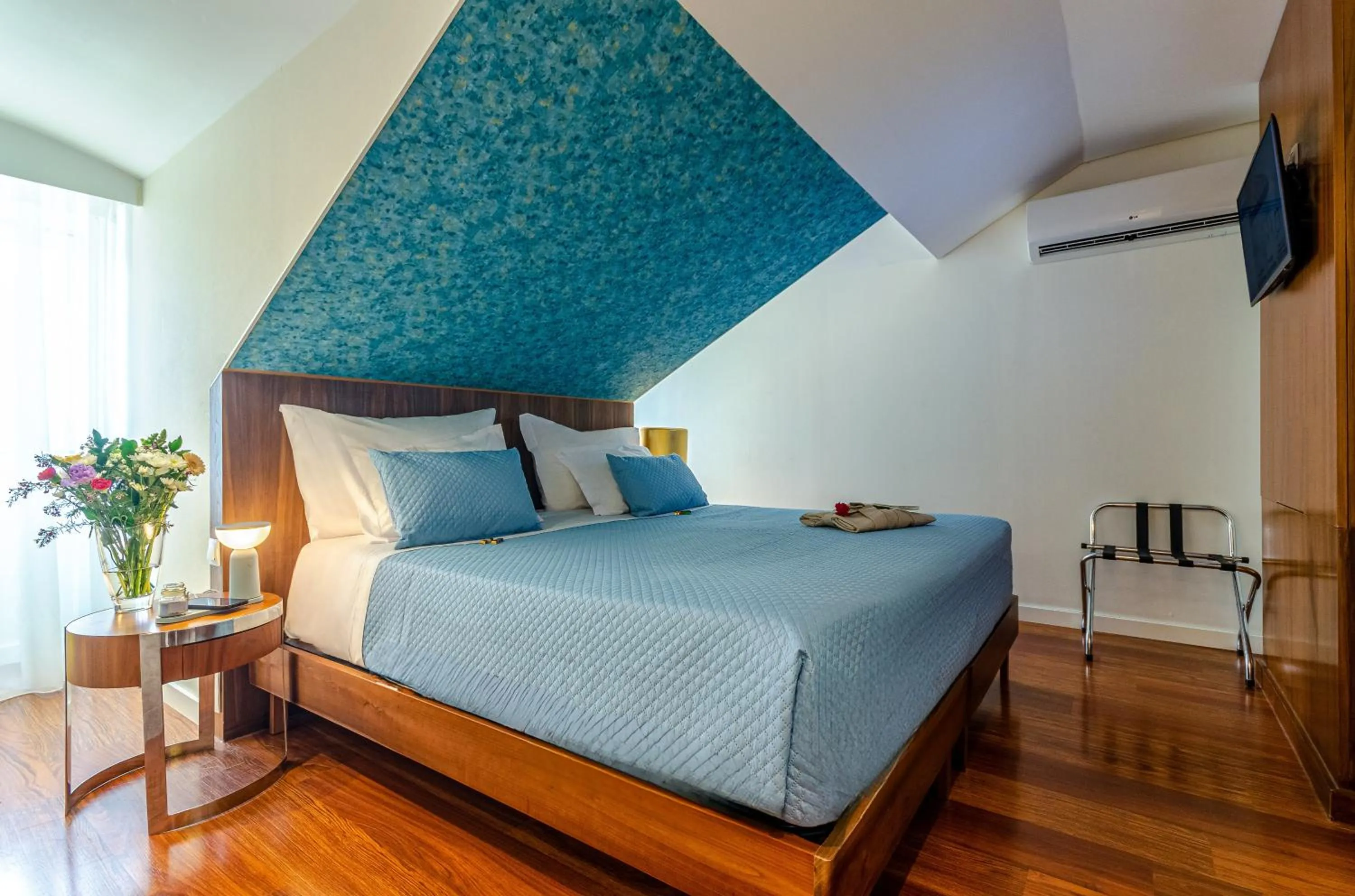 Bedroom, Bed in The 7 Hotel, Suites, Studios & Apartments