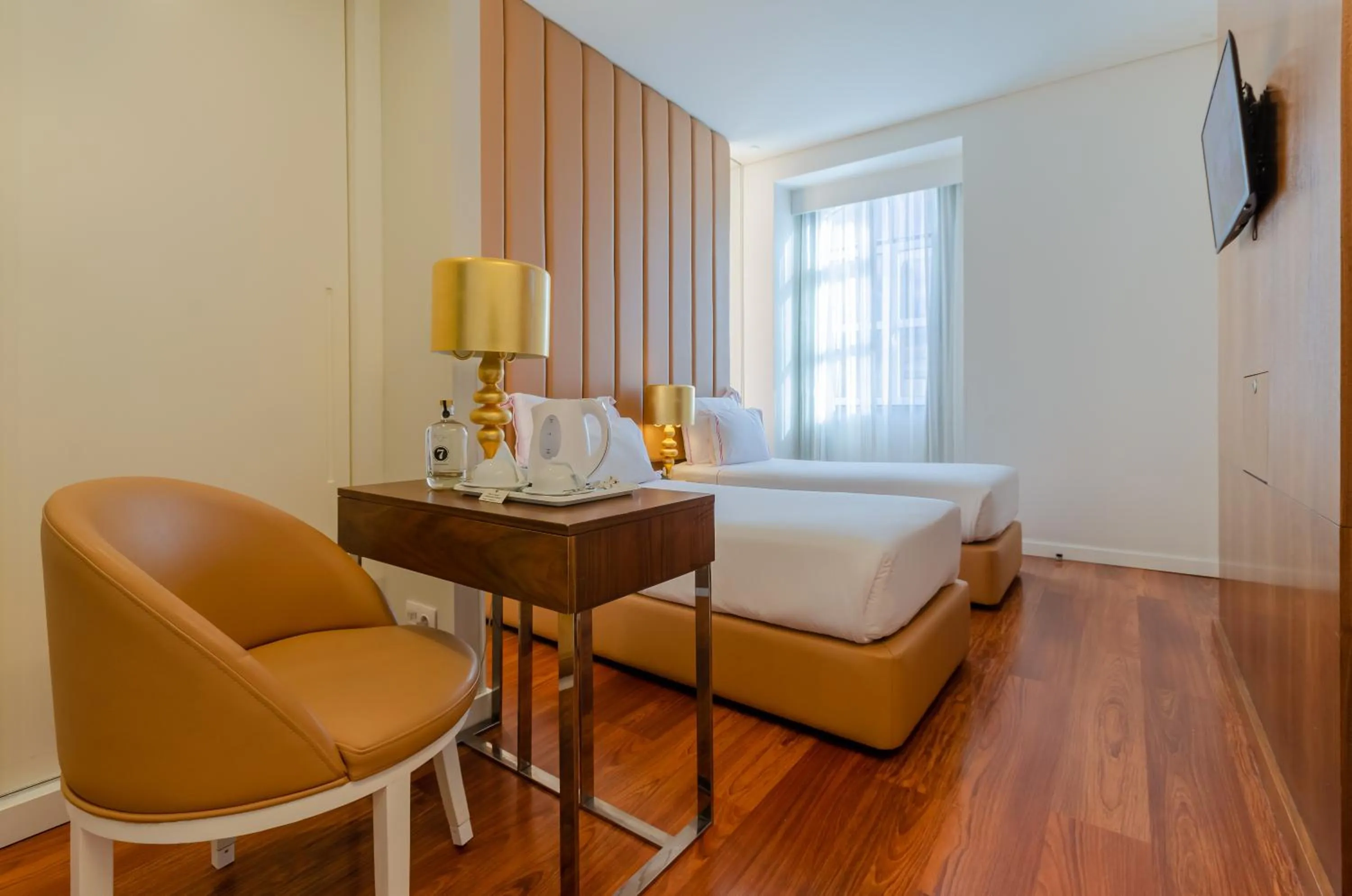 Decorative detail, Bed in The 7 Hotel, Suites, Studios & Apartments