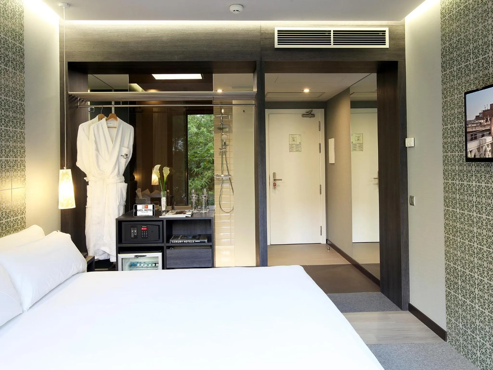 Photo of the whole room, Bed in Axel TWO Barcelona 4 Sup - Adults Only