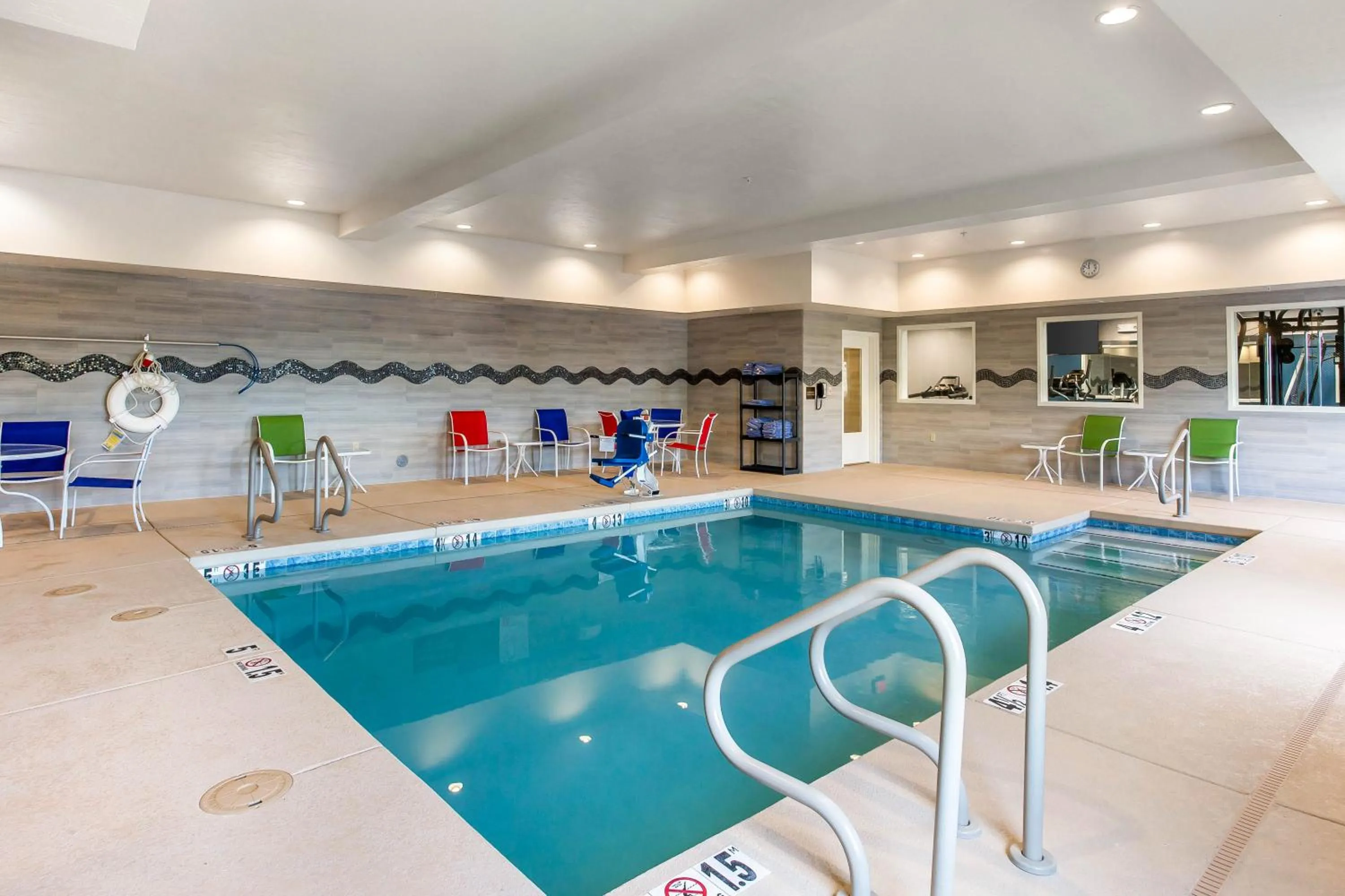 Swimming pool in Comfort Suites of Las Cruces I-25 North