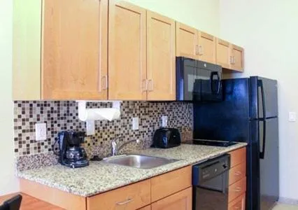 Kitchen or kitchenette in MainStay Suites Tioga