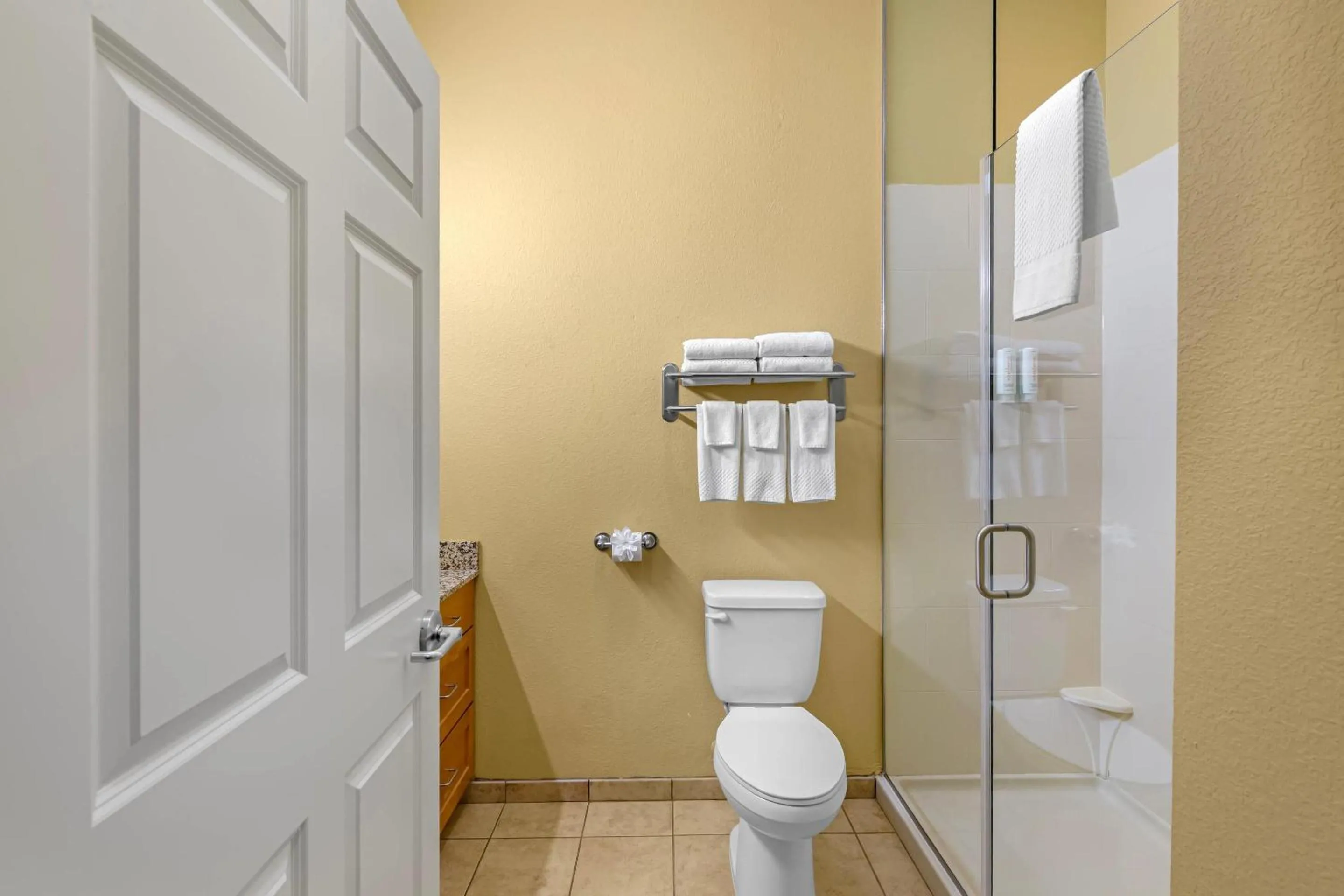 Bedroom in MainStay Suites Tioga