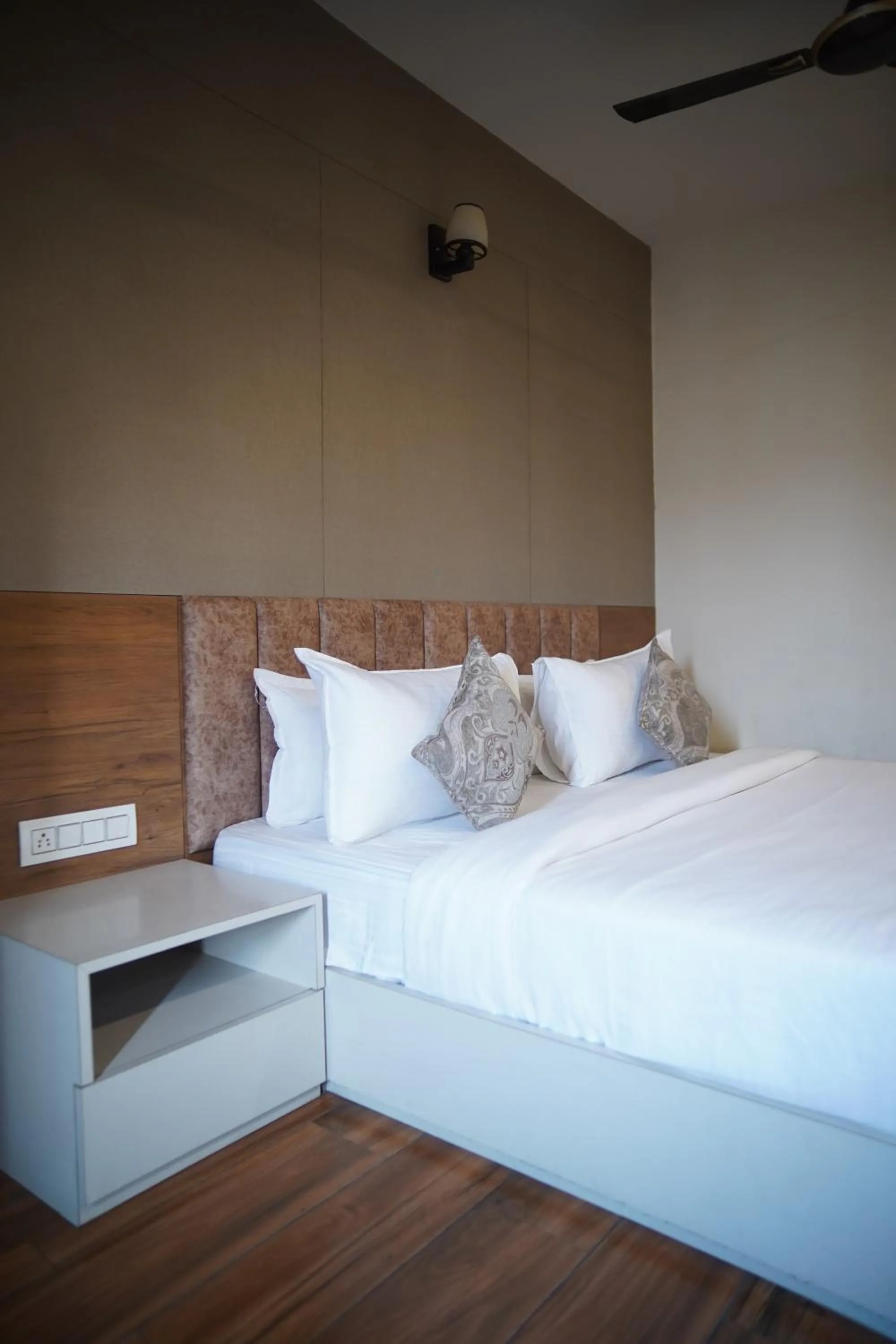 Bed in INDUS TIARA- A Corporate Boutique Hotel