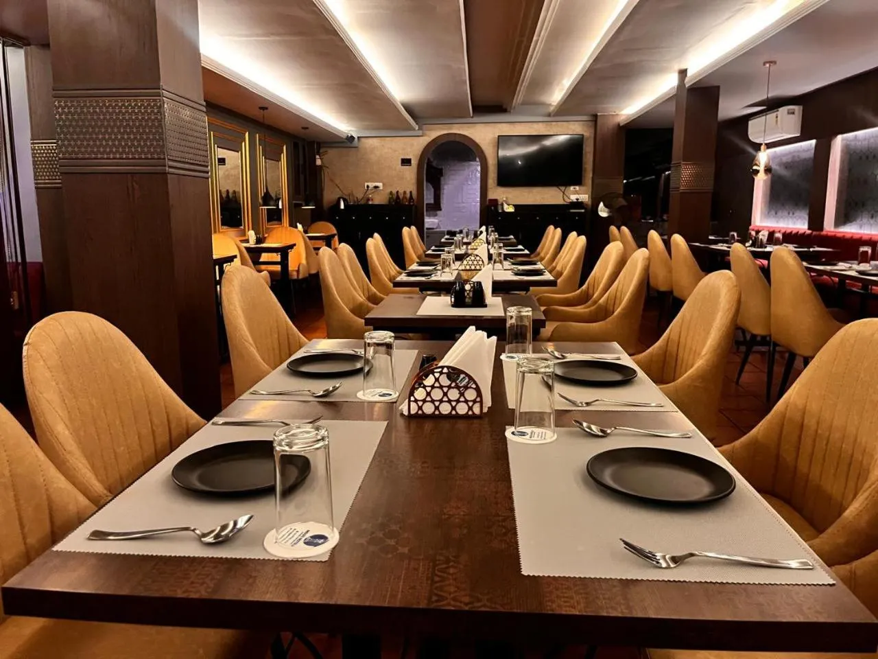 Restaurant/places to eat in INDUS TIARA- A Corporate Boutique Hotel