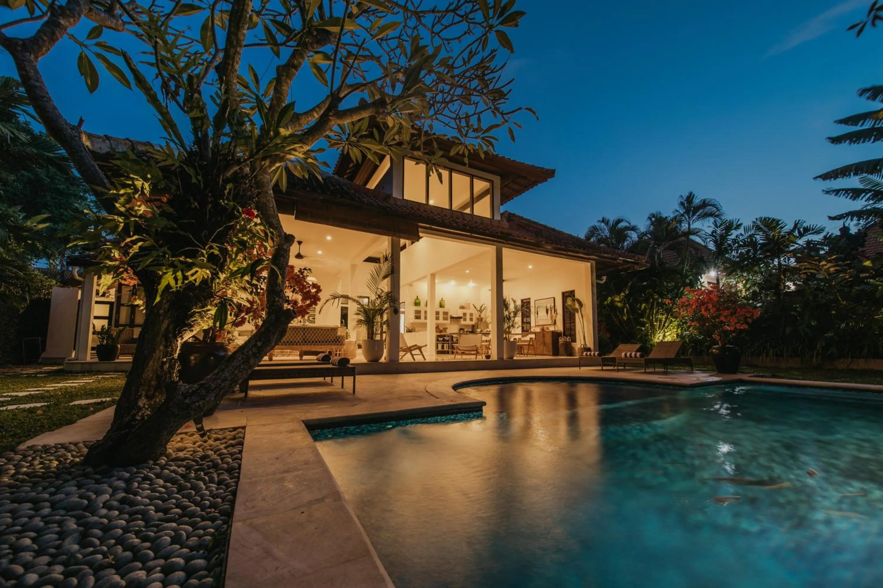 Property building in Villa Eight