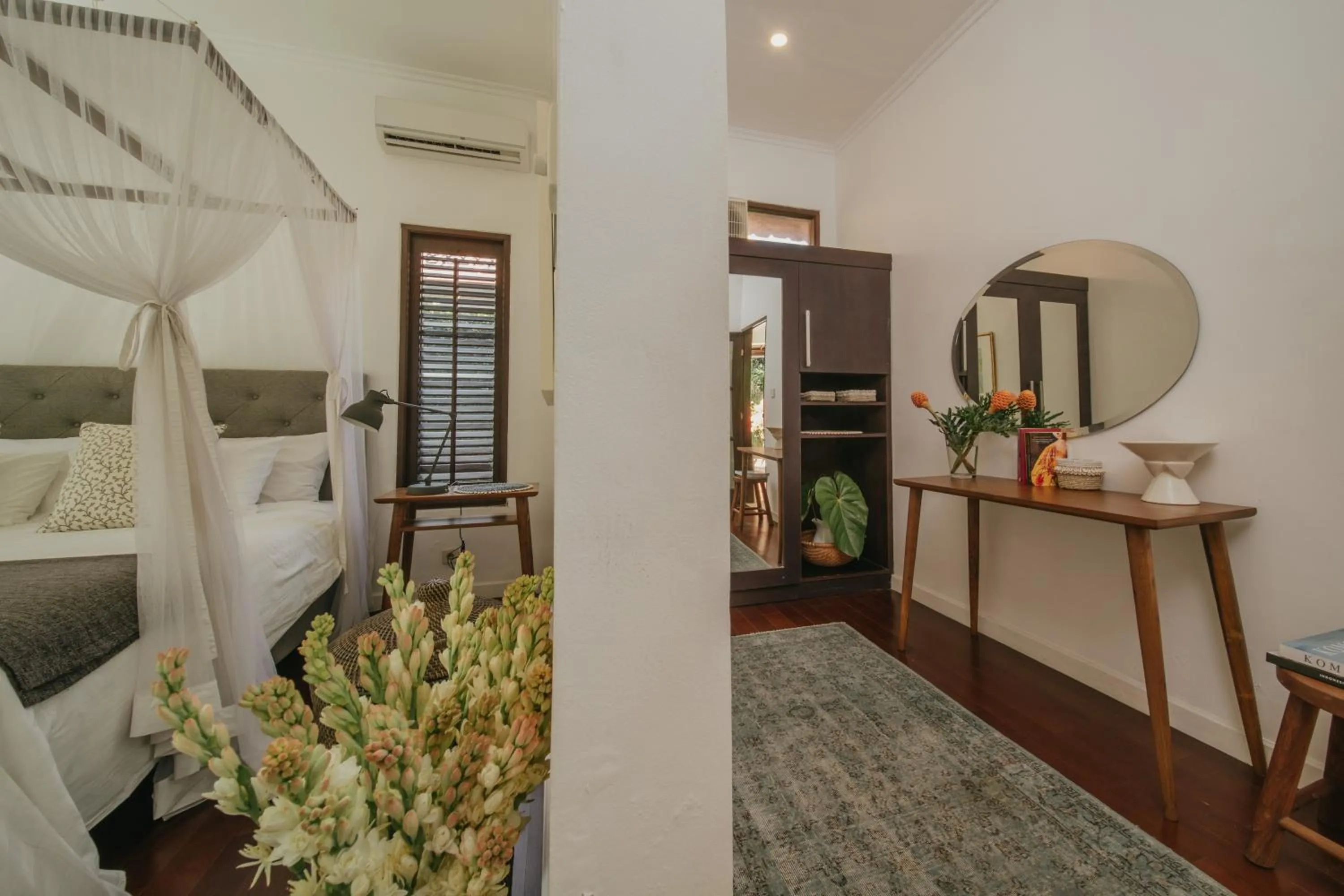 Bedroom, Bed in Villa Eight