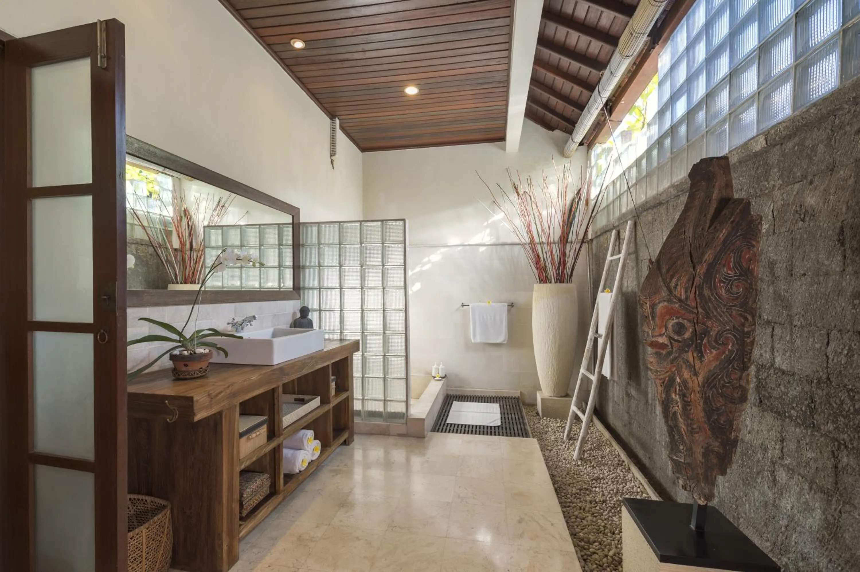 Bathroom in Villa Eight