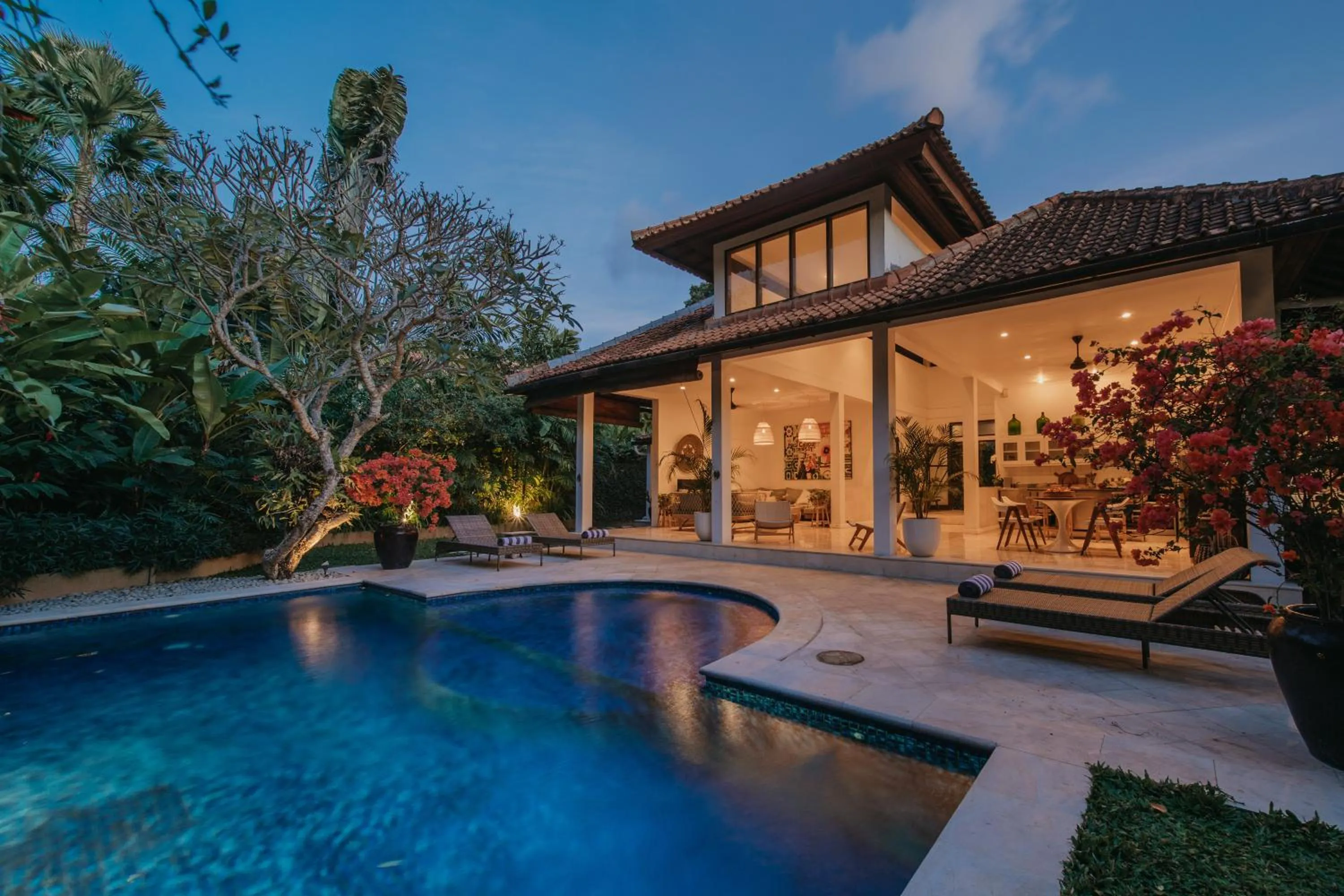 Night in Villa Eight