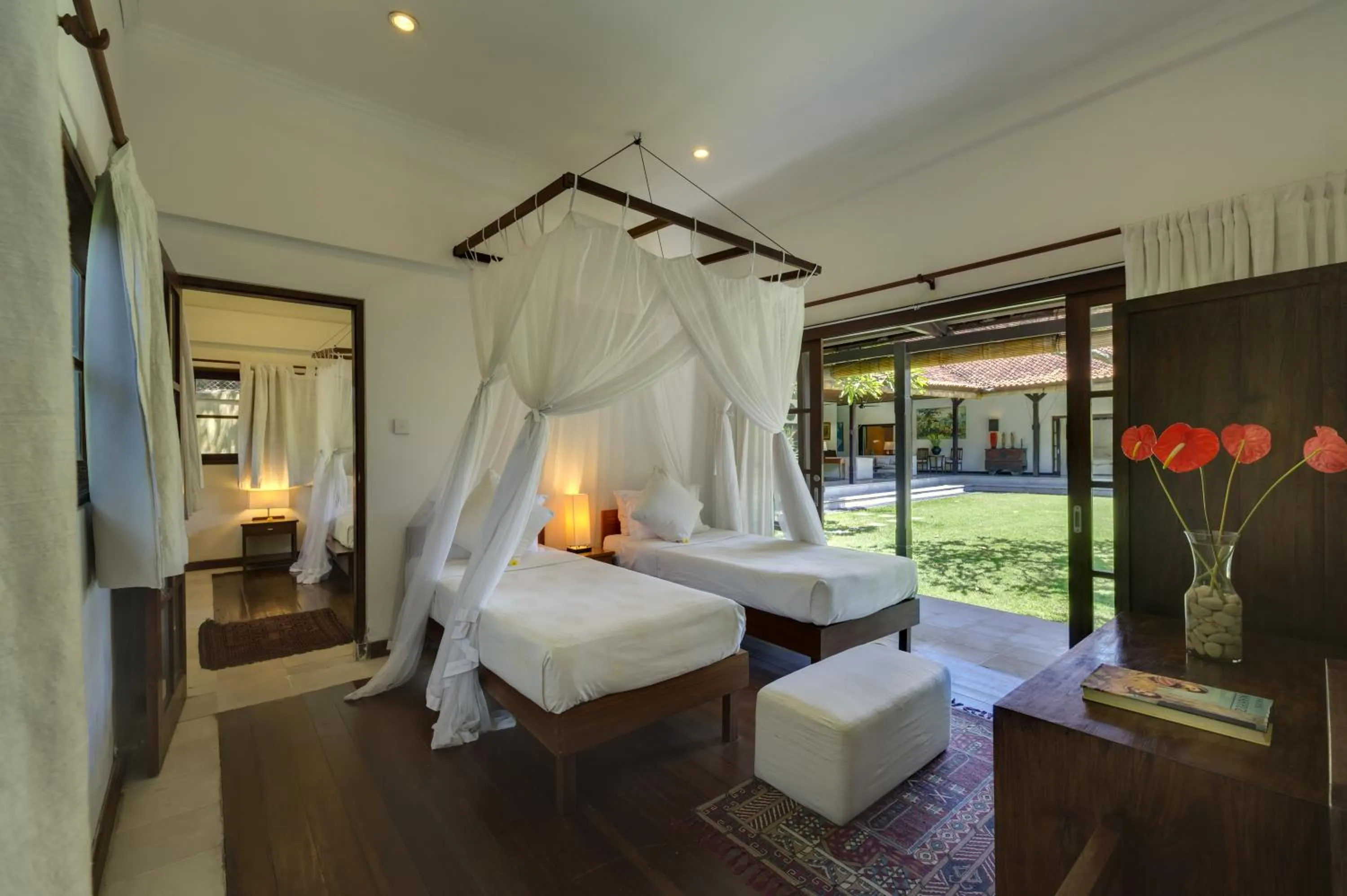 Bedroom, Bed in Villa Eight