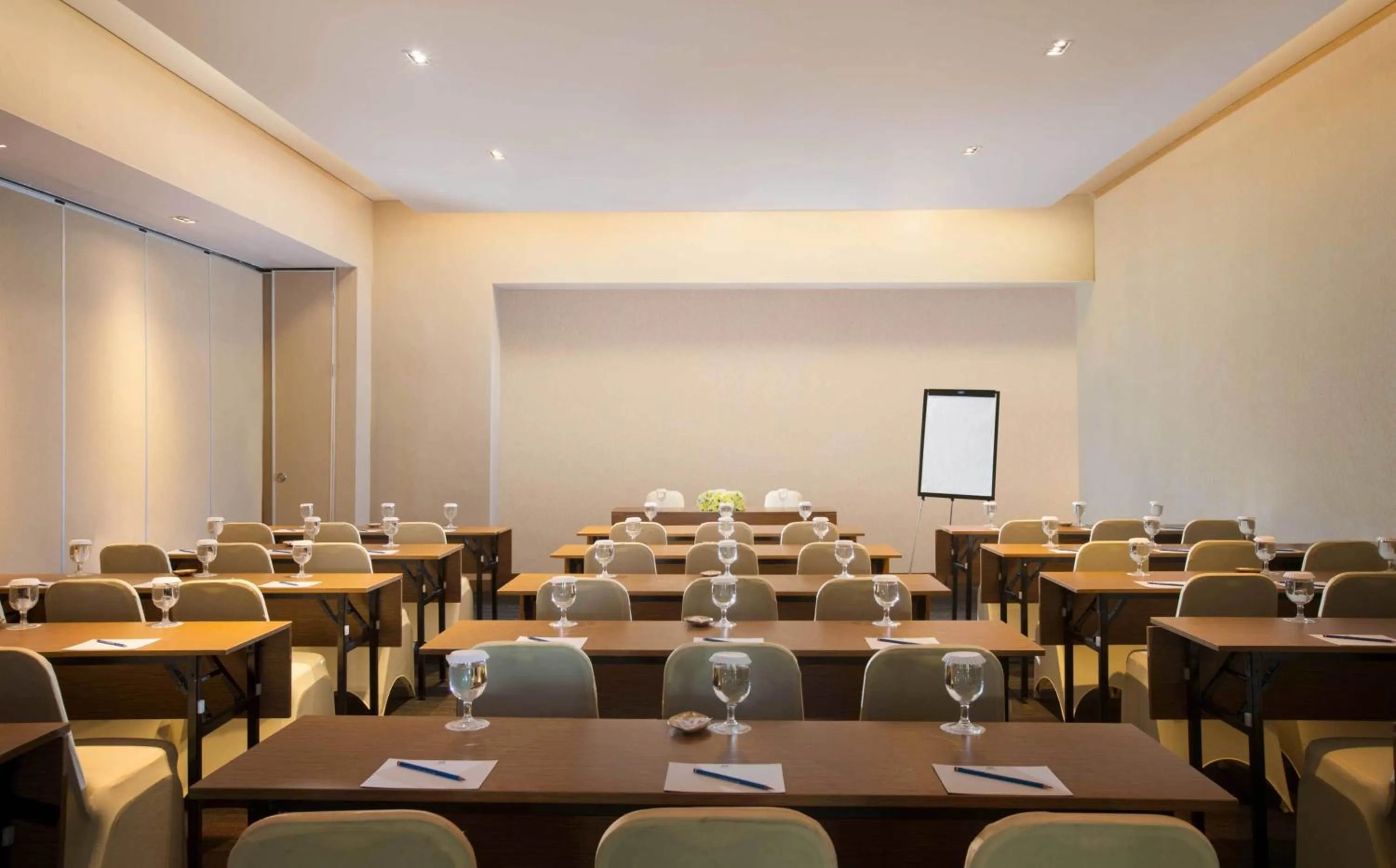 Meeting/conference room in BATIQA Hotel Cirebon