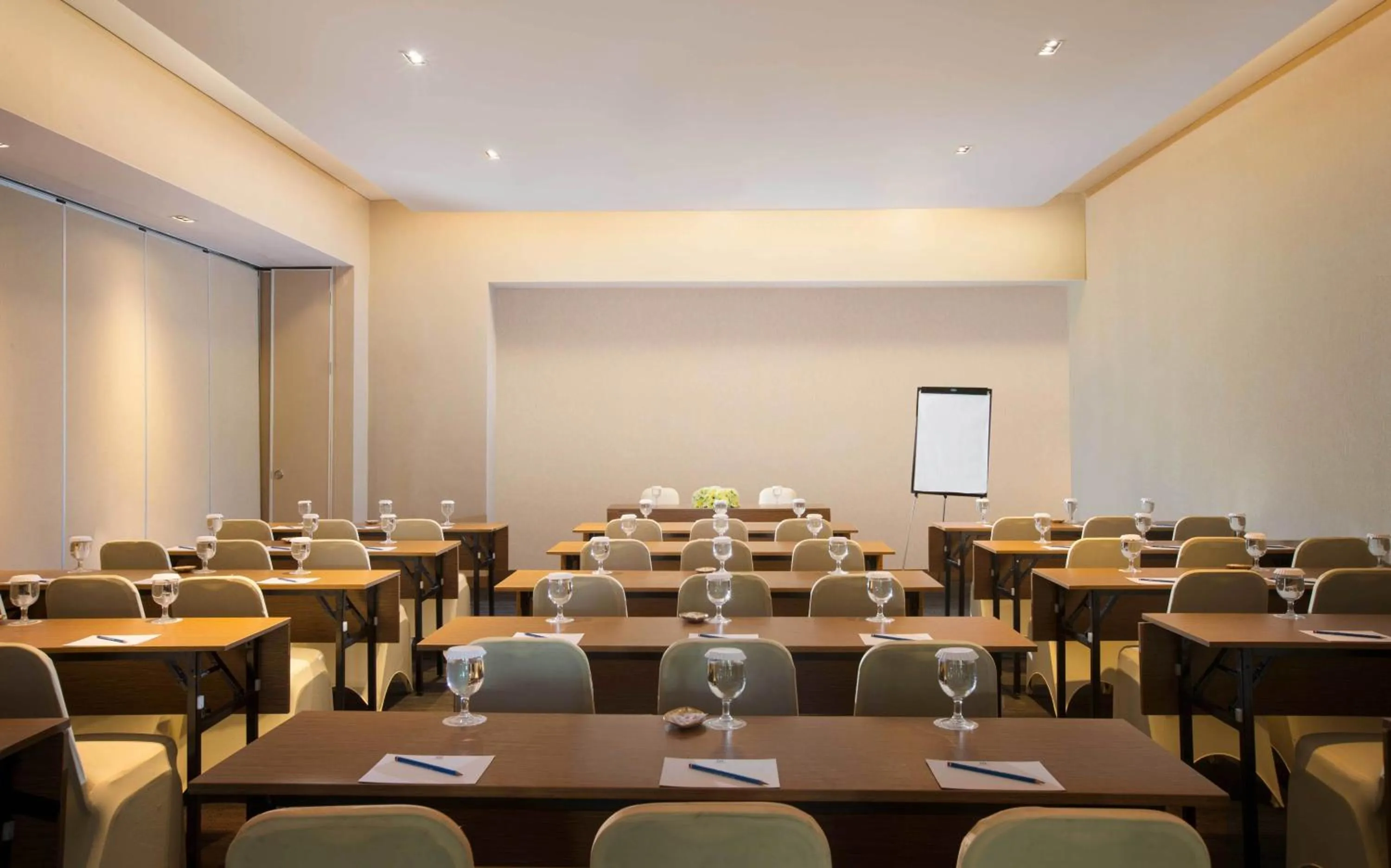 Meeting/conference room in BATIQA Hotel Cirebon