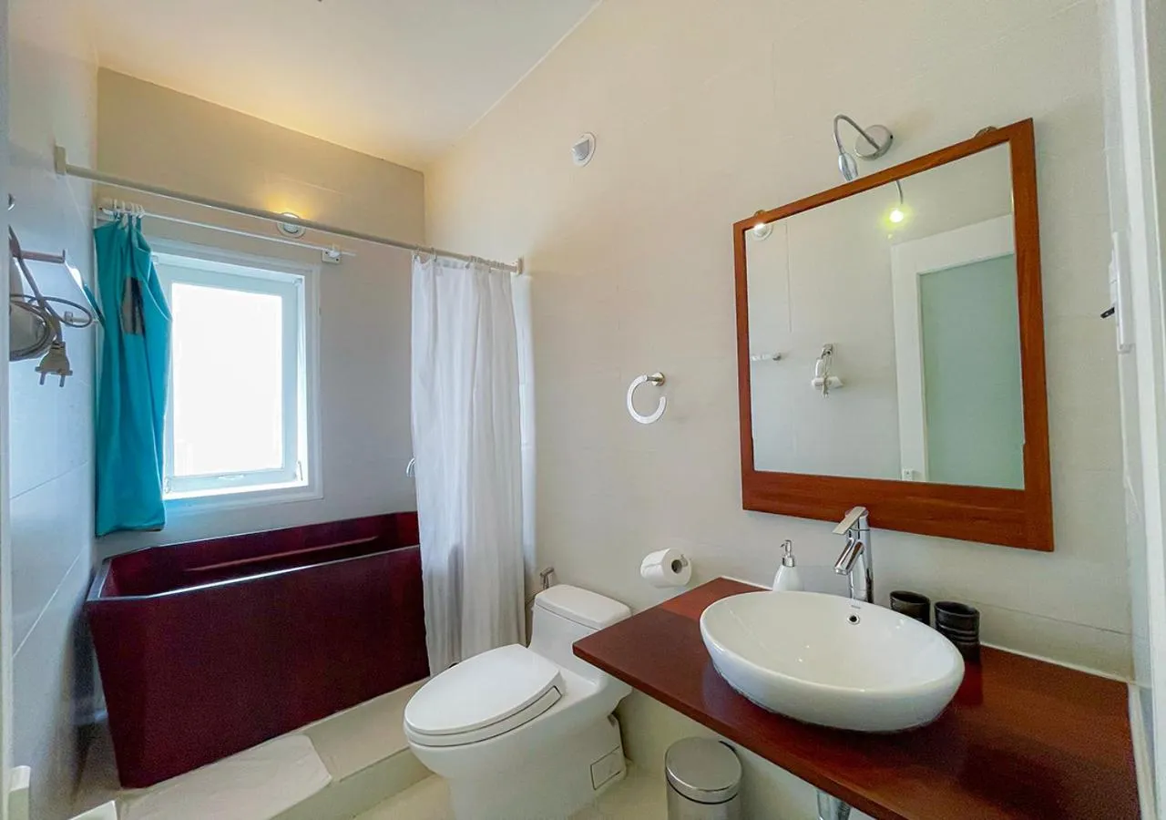 Shower in Lu Tan Residence