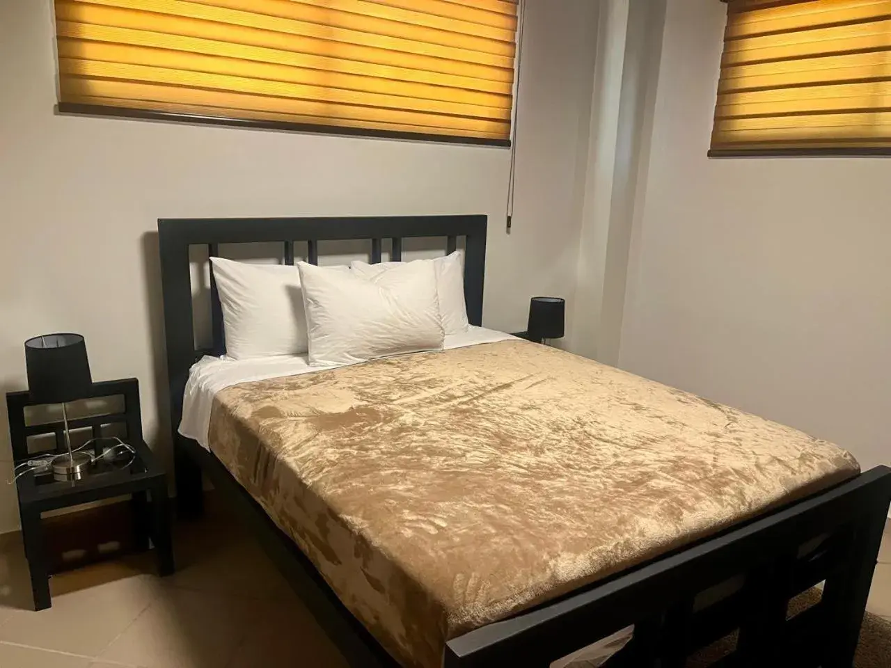 Basic Triple Room in Luxury Canyon Suites Basic Triple Room in Luxury Canyon Suites