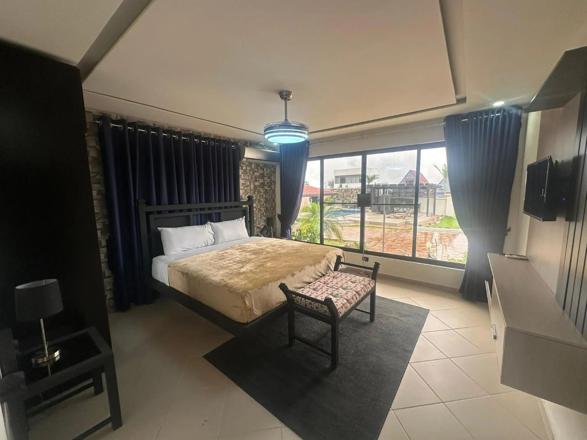 Bed in Luxury Canyon Suites