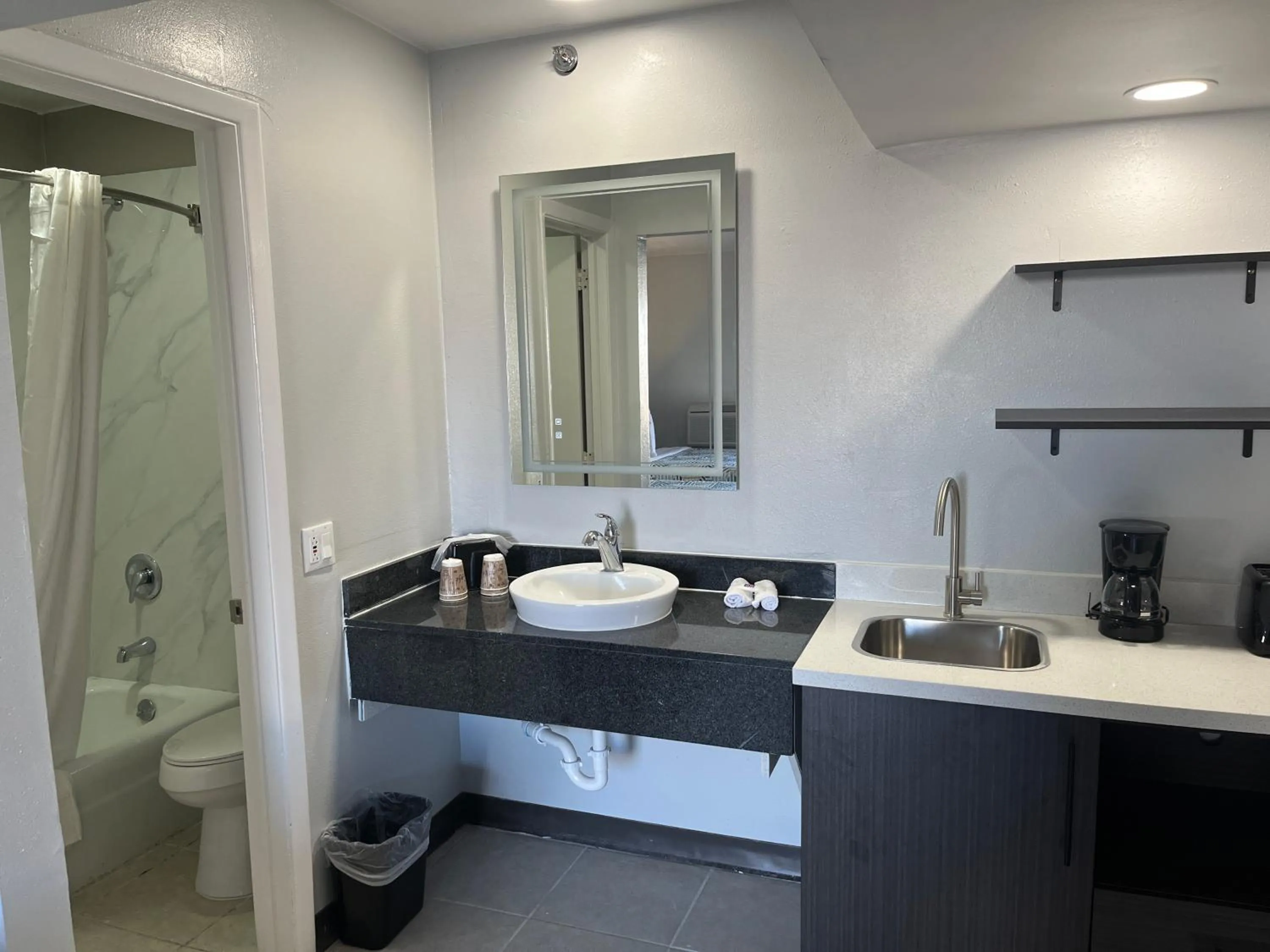 Bathroom in Studio 6 Dumas, TX