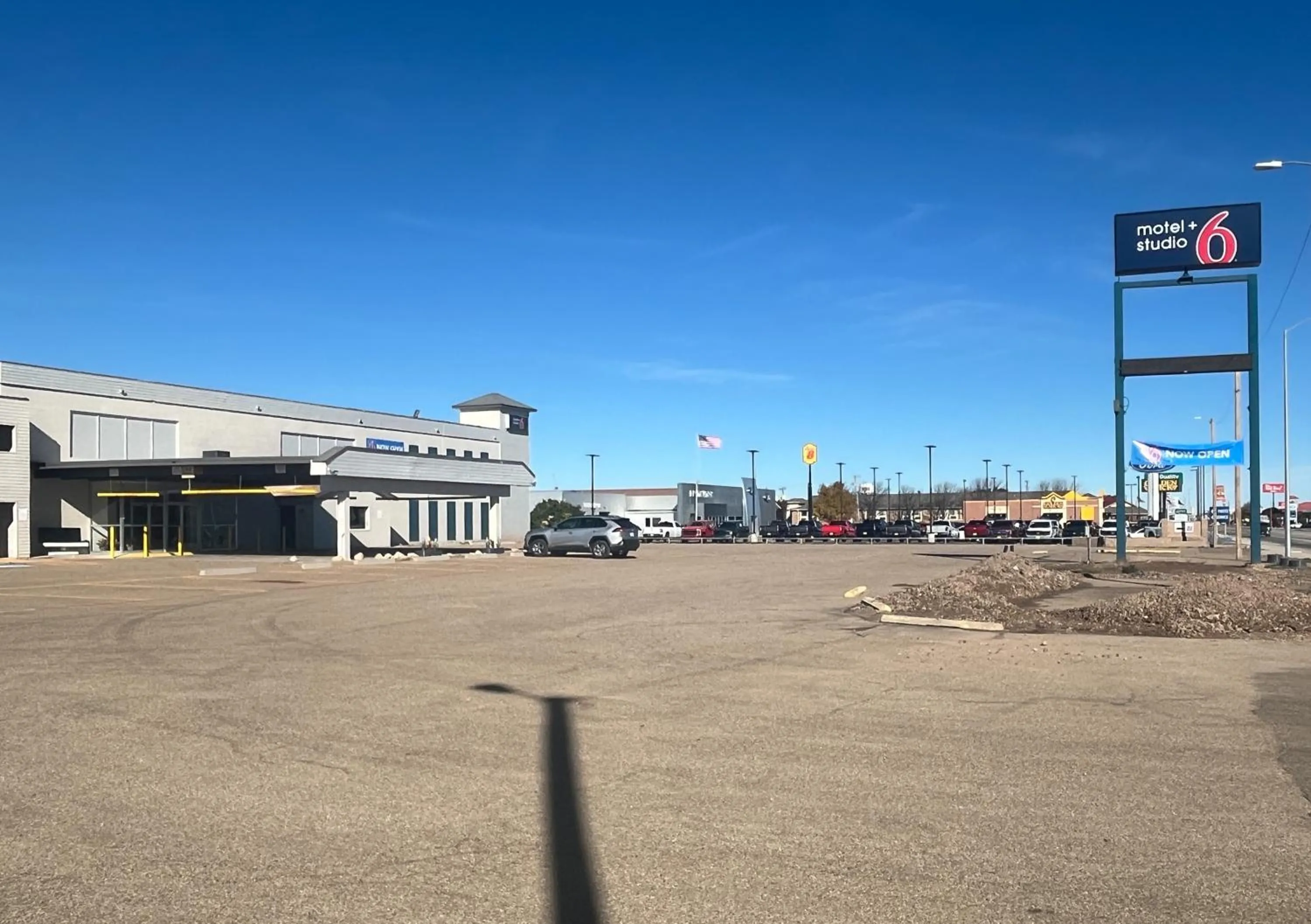 Property building in Studio 6 Dumas, TX