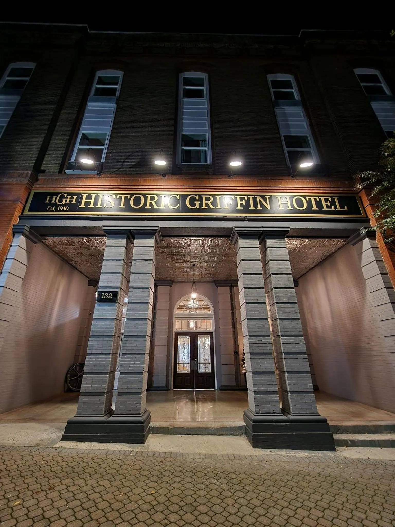 Historic Griffin Hotel