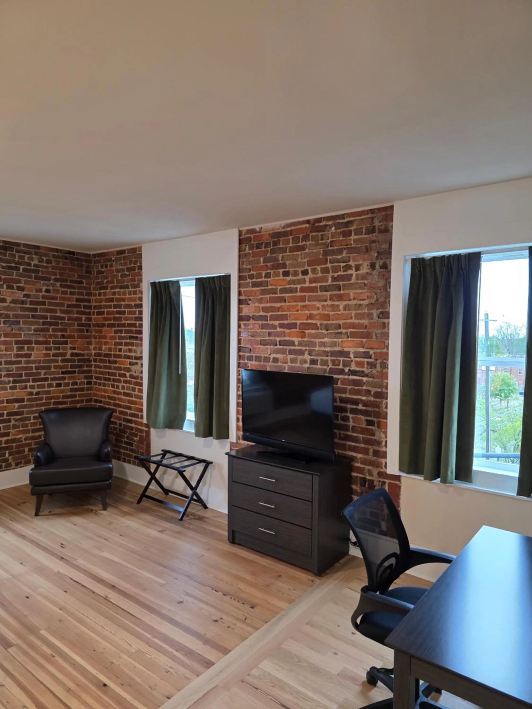 King Room in Historic Griffin Hotel