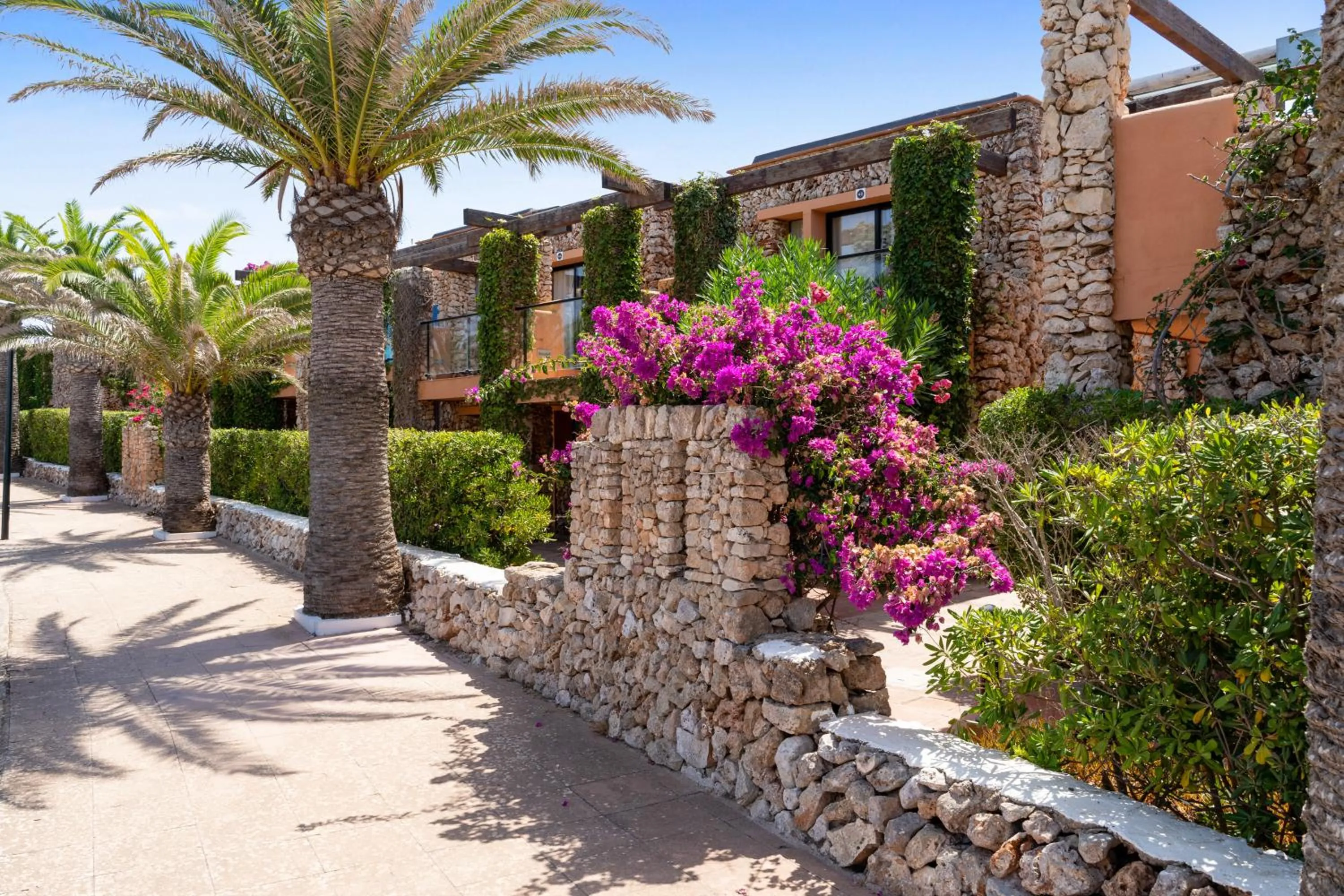 Facade/entrance in Hotel Menorca Binibeca - Adults Recommended - by Pierre & Vacances Premium