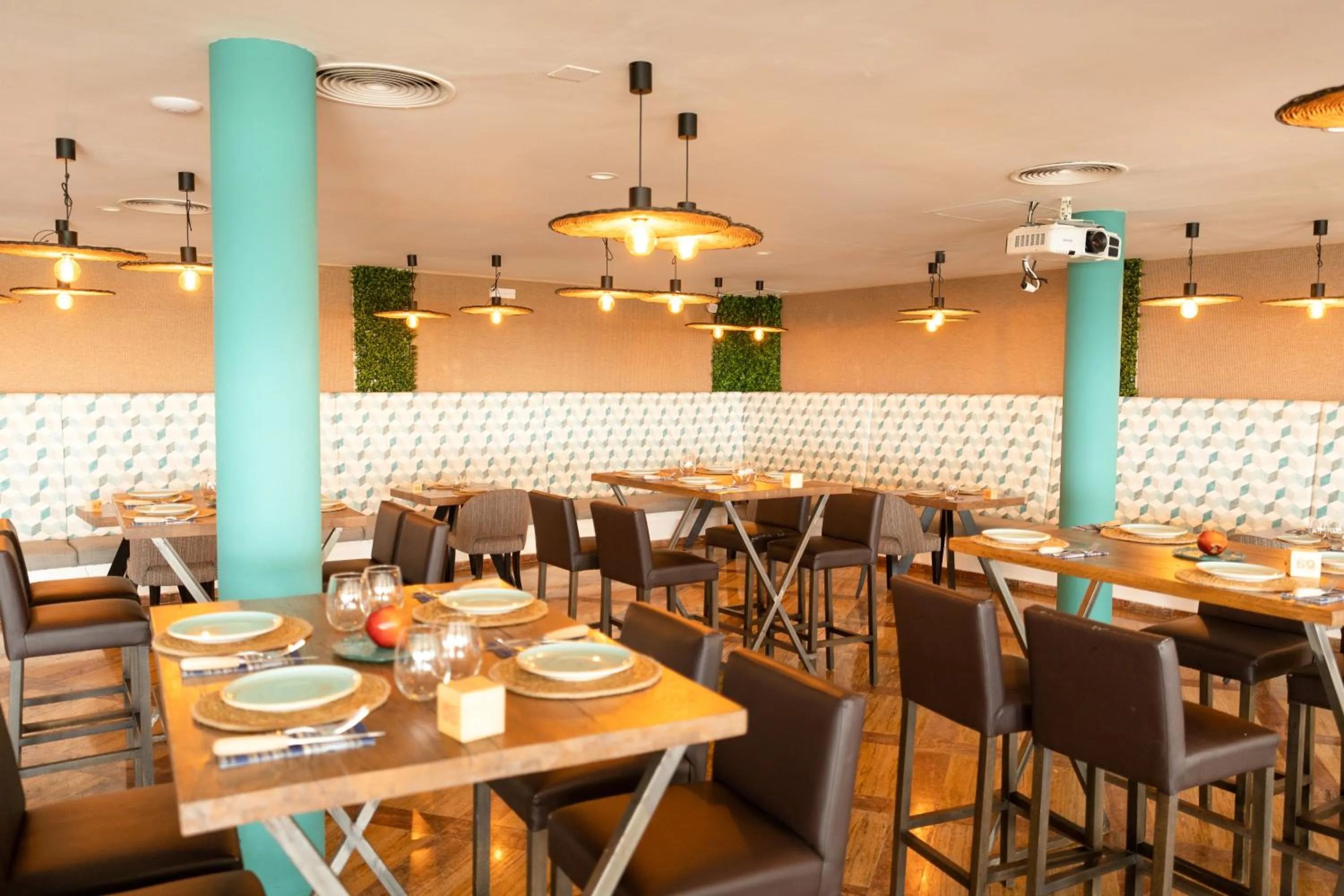 Restaurant/places to eat in Hotel Menorca Binibeca - Adults Recommended - by Pierre & Vacances Premium