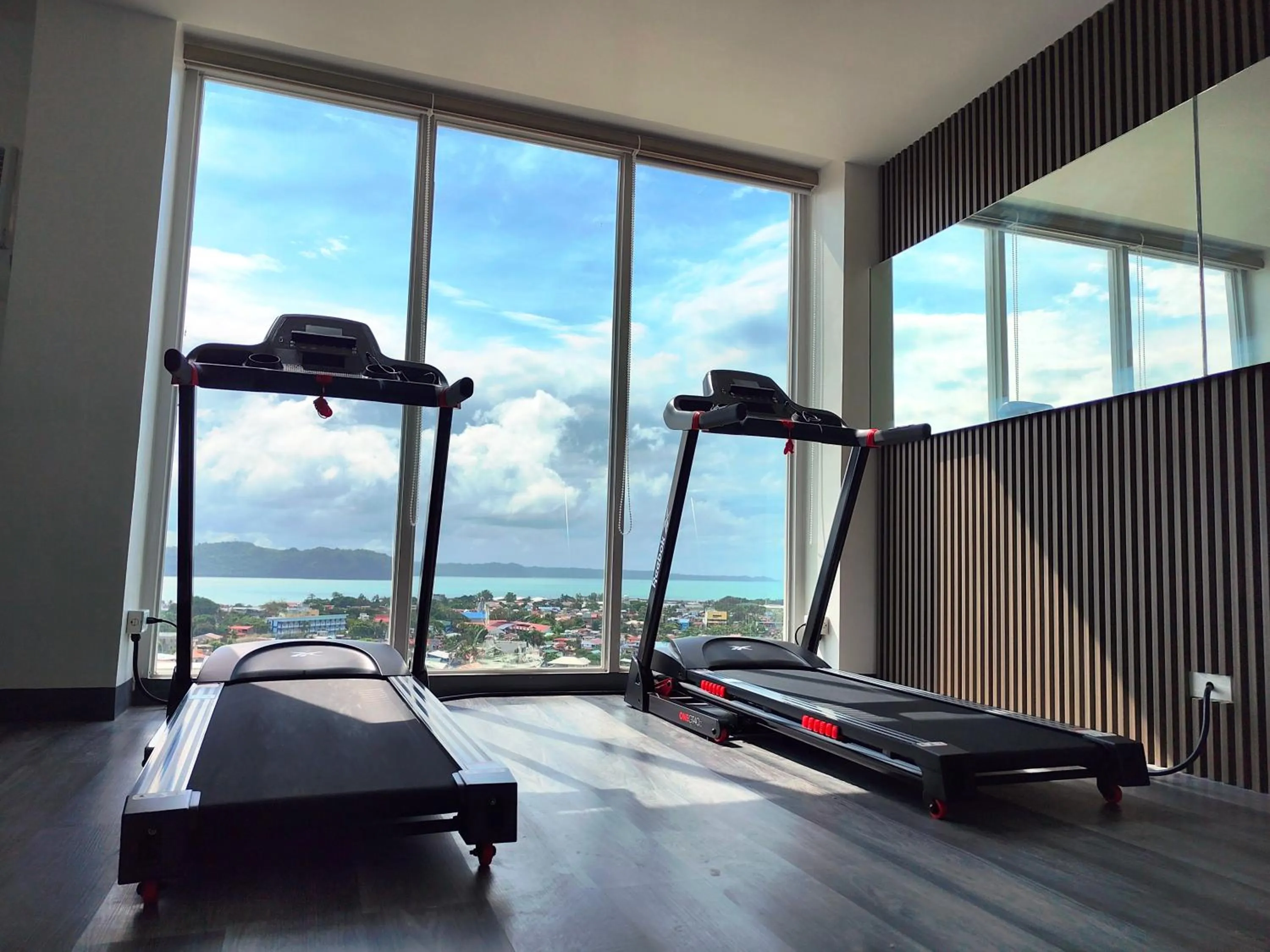 Fitness centre/facilities in JD Haven Bachelor's Pad at Bernwood Tower