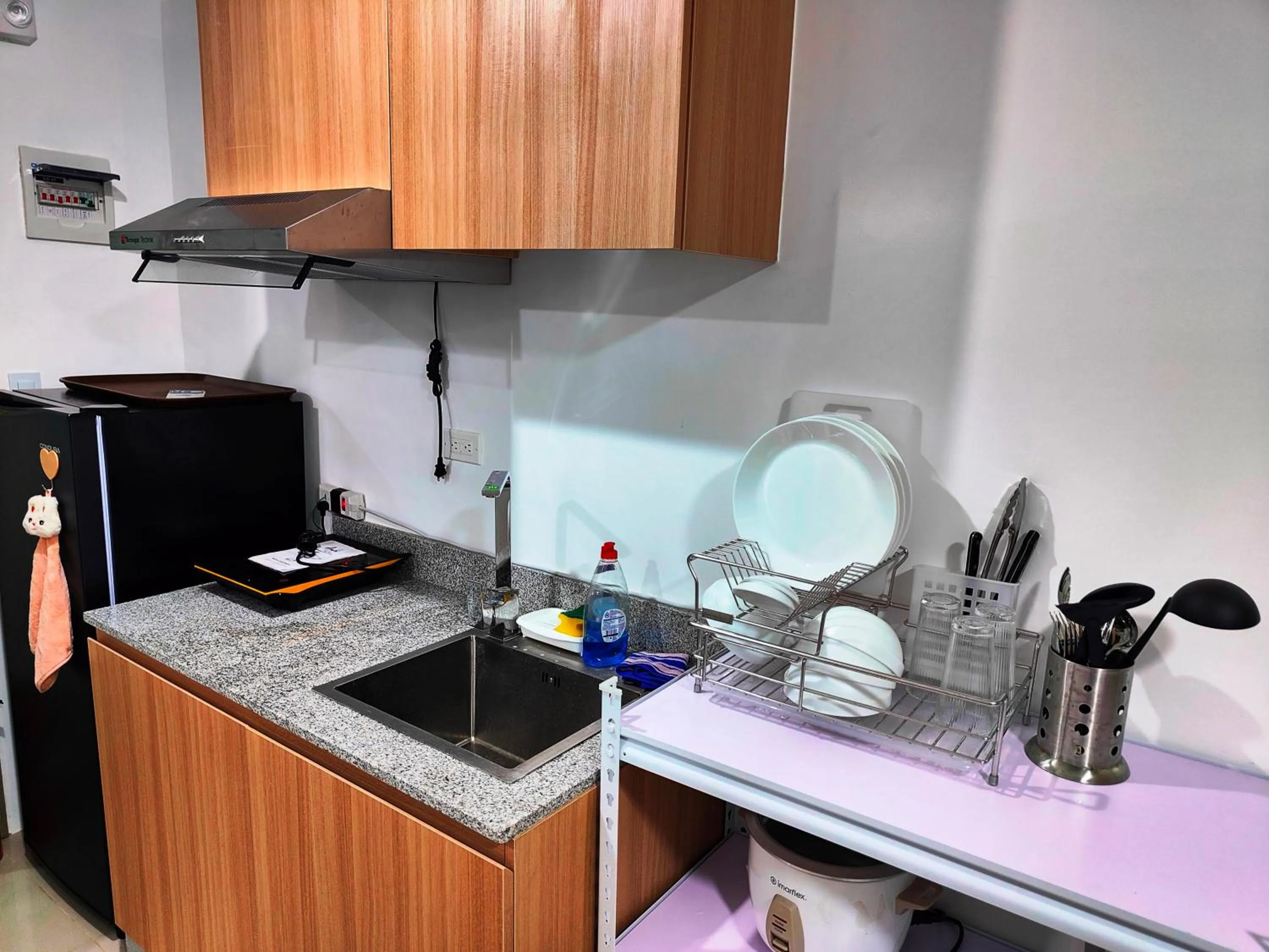 Kitchen or kitchenette in JD Haven Bachelor's Pad at Bernwood Tower